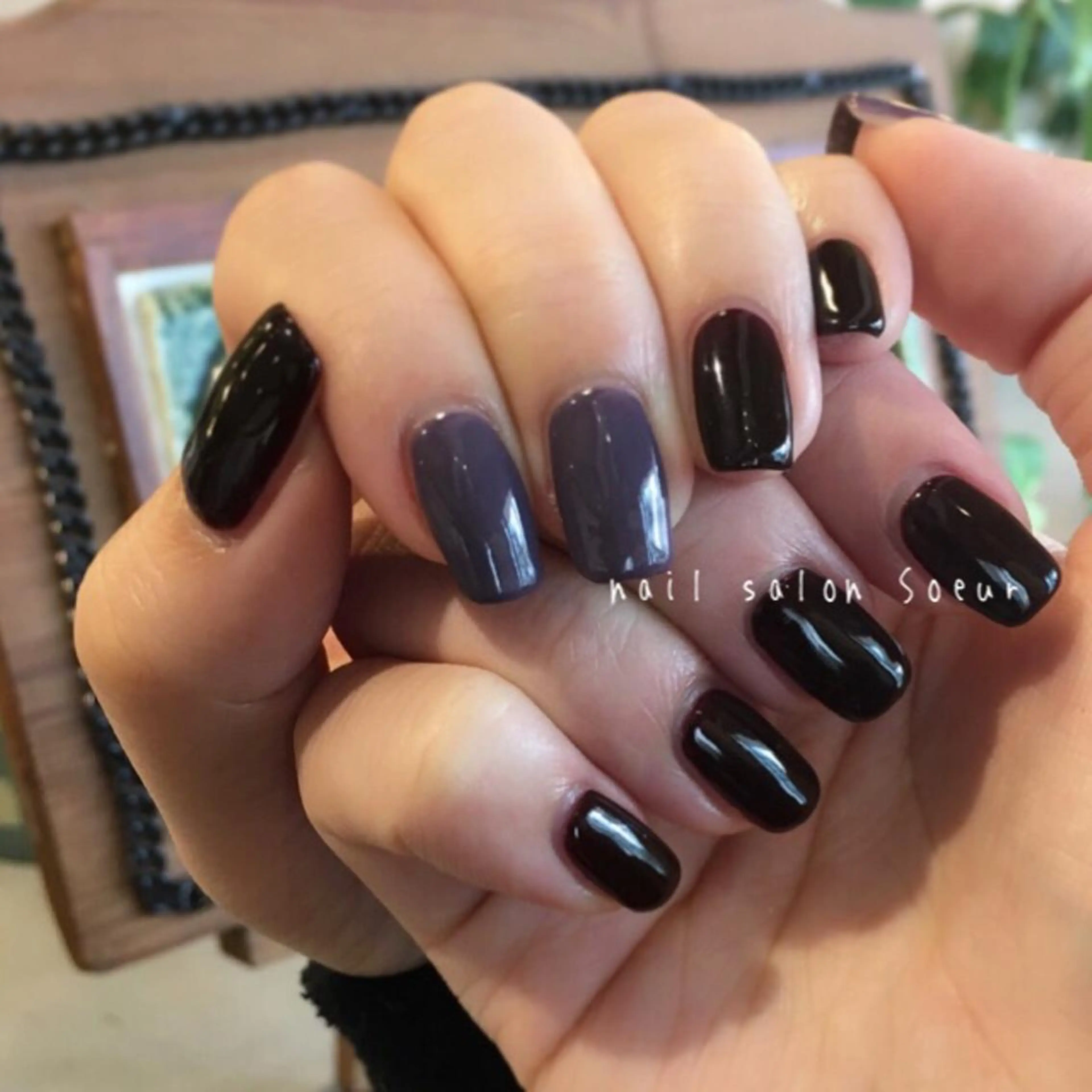 ネイル ブラウン ジェルネイル ワンカラーネイル パープル ストーンネイル nail salon Soeurのネイルデザイン