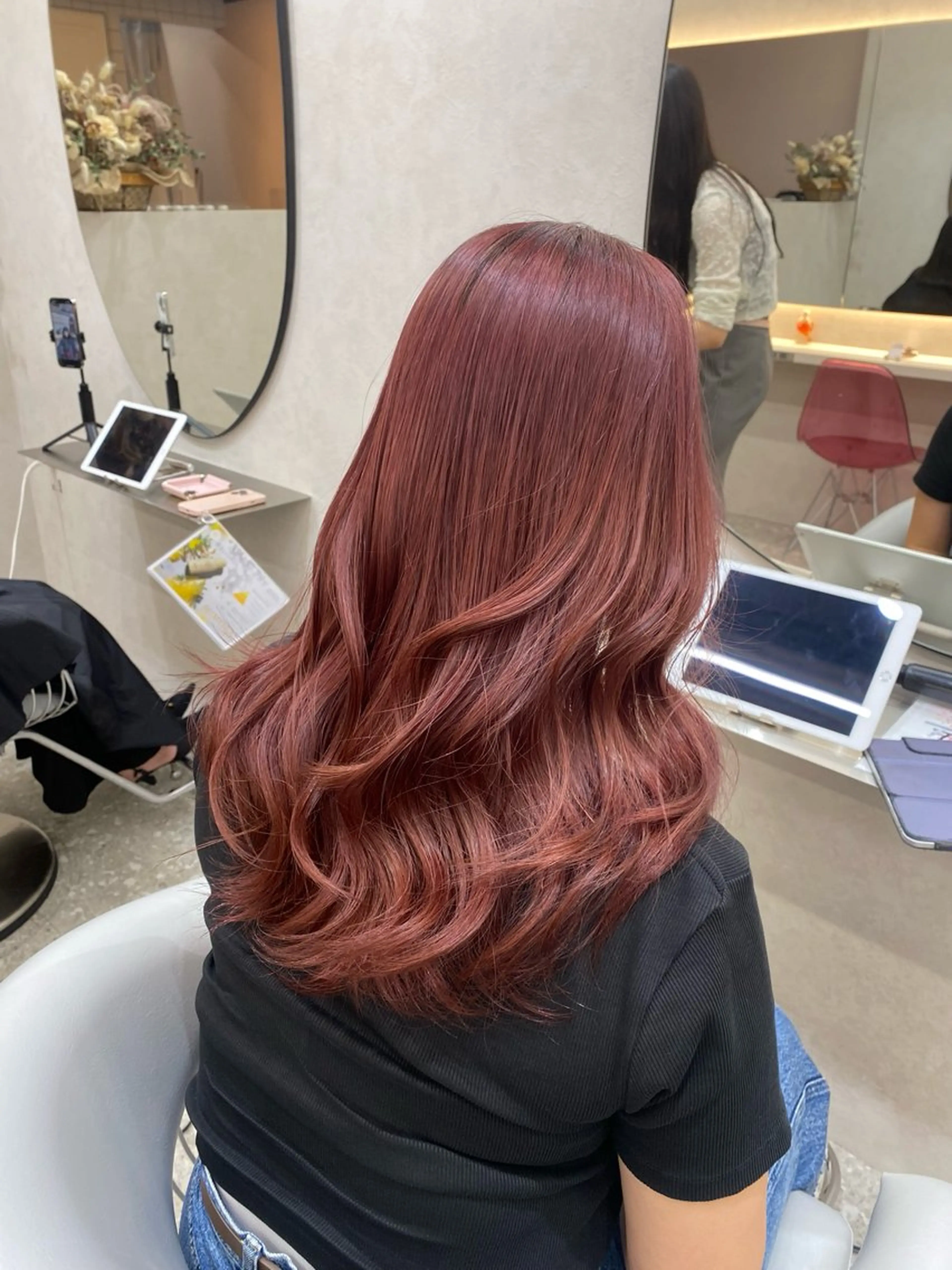 ロング カラー ヘアアレンジ カット ヘアカラー トリートメント なな 顔周りカット /シールエクステのヘアスタイル