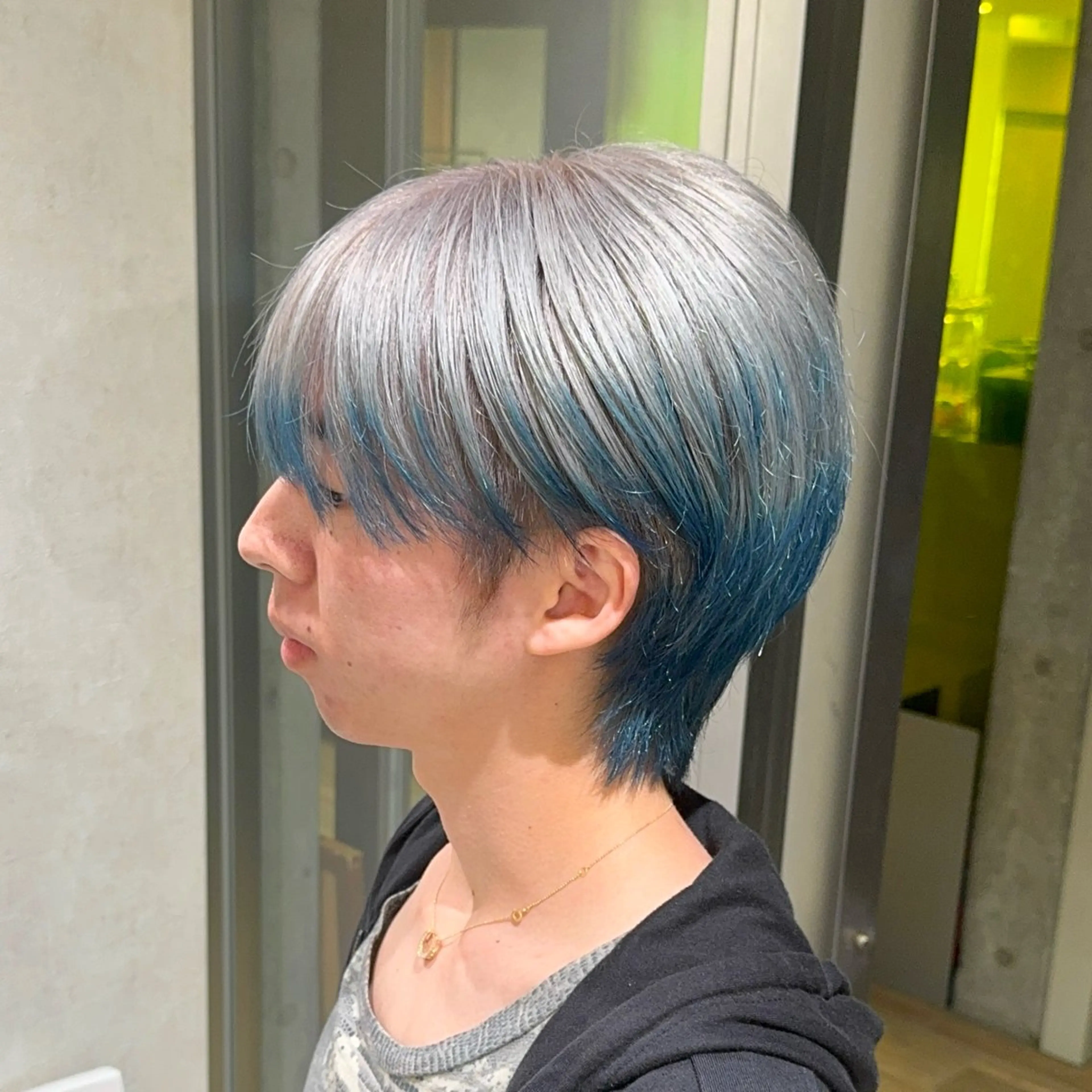 カラー ヘアアレンジ ブルーカラー デザインカラー シルバー ヘアカラー アニメオタク美容師/ メンズ特化/僚汰のヘアスタイル