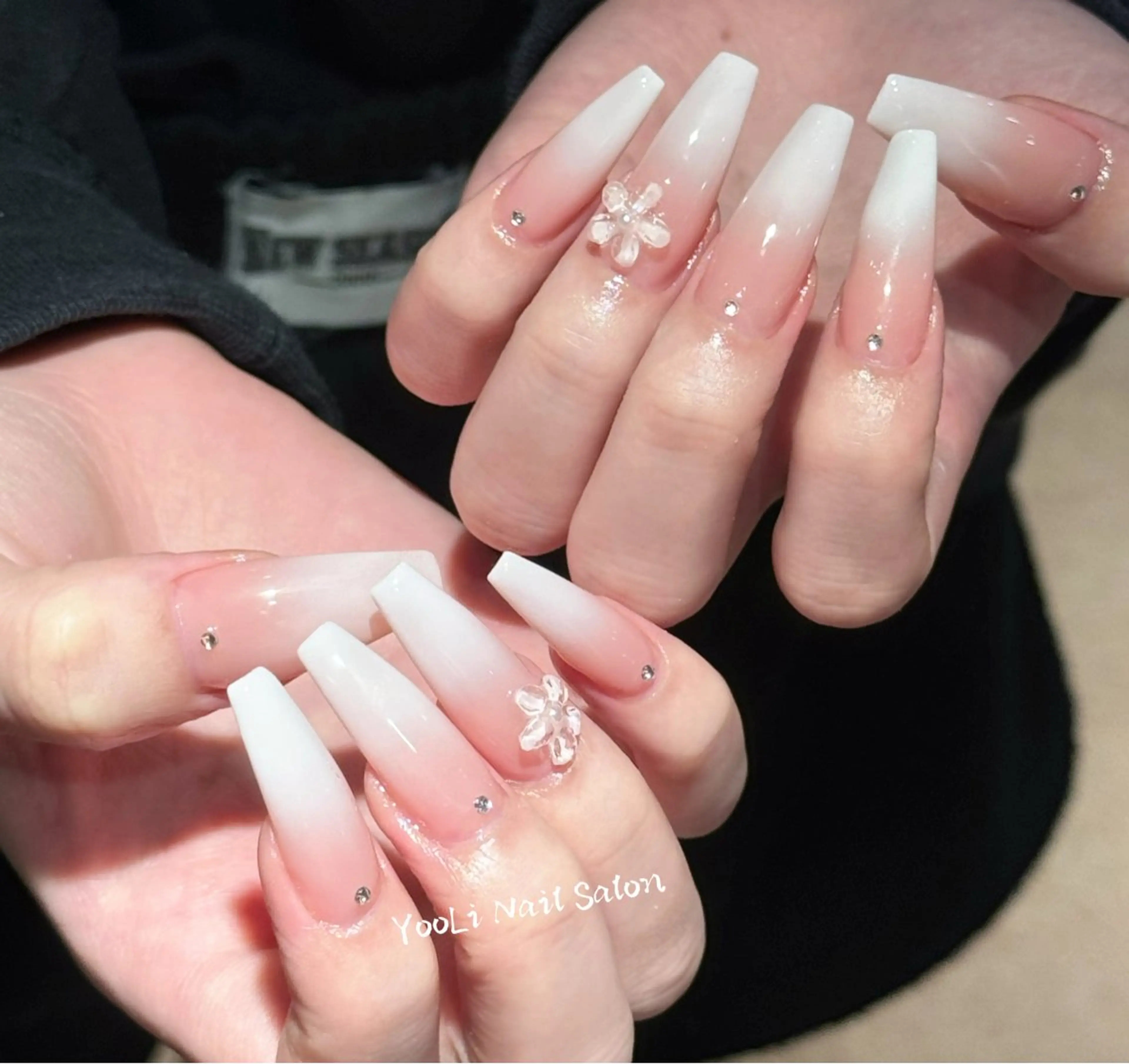 ネイル アートネイル オーロラネイル チークネイル フレンチネイル ガラスフレンチ ハンドネイル 🎀🎀YooLi Nail Salonのネイルデザイン