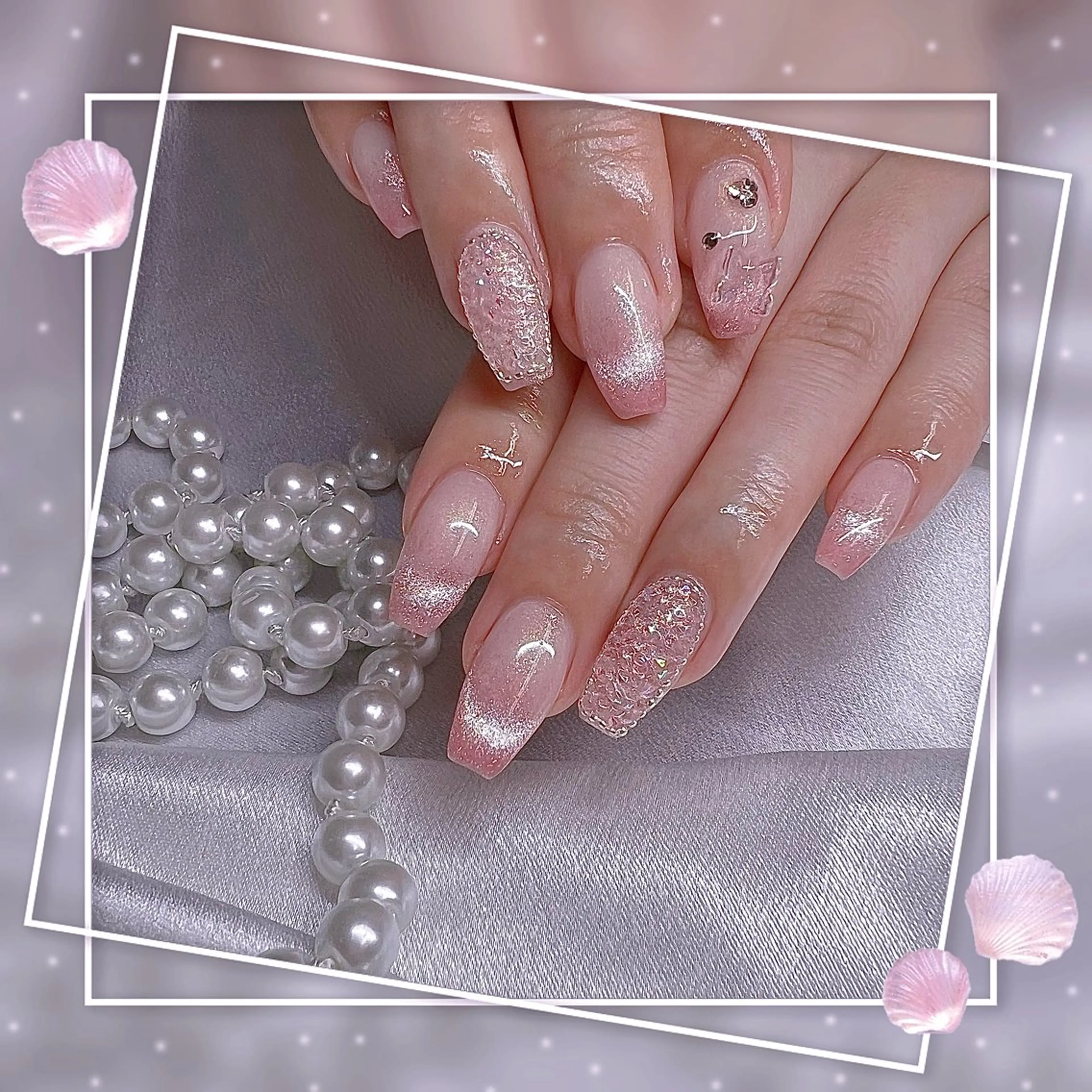 ネイル フレンチネイル グラデーション キラキラネイル 韓国ネイル マグネットネイル ハンドネイル ハンドケア Chill Nailsalonのネイルデザイン
