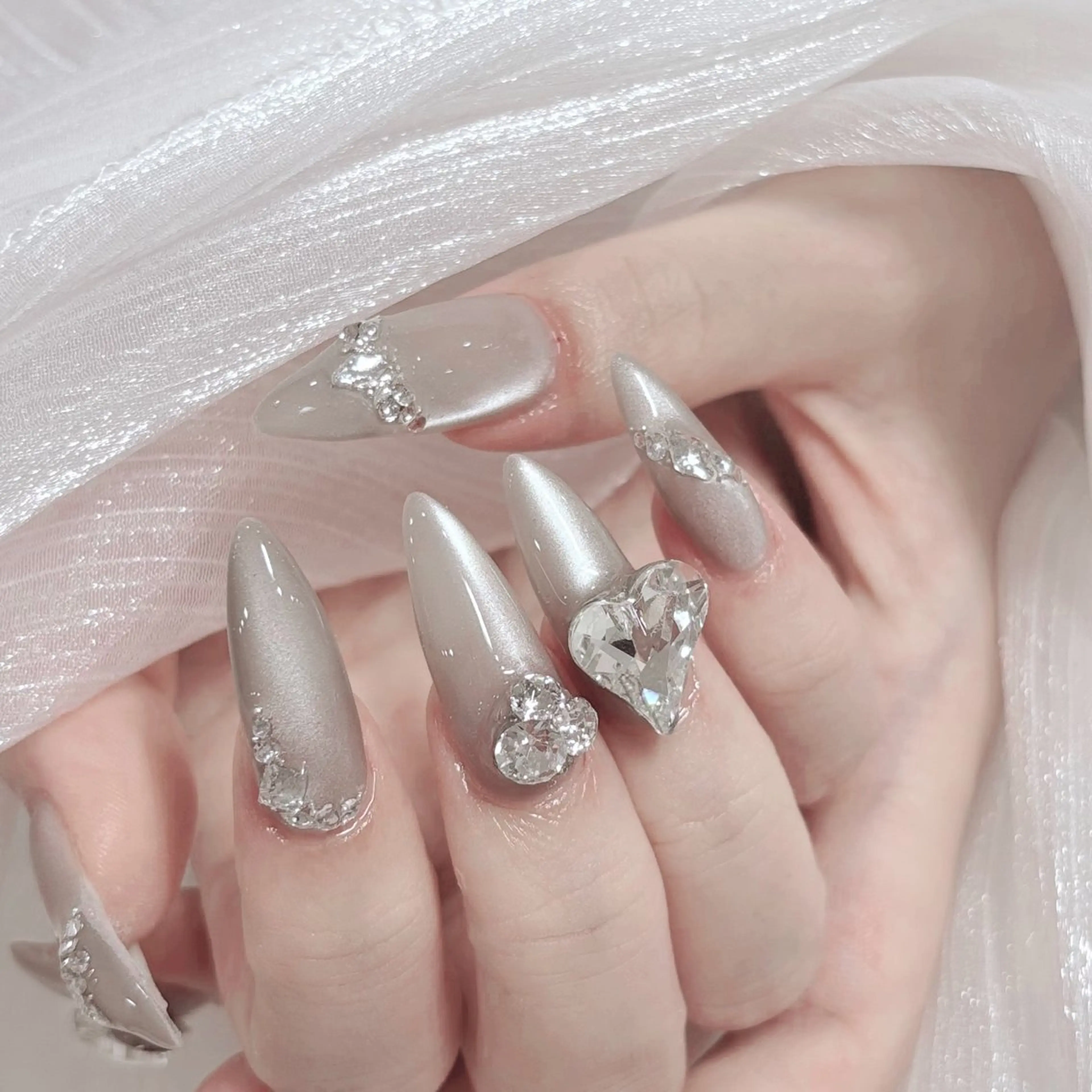 ネイル ハート キラキラネイル マグネットネイル ハンドネイル FLY Nail Salonのネイルデザイン