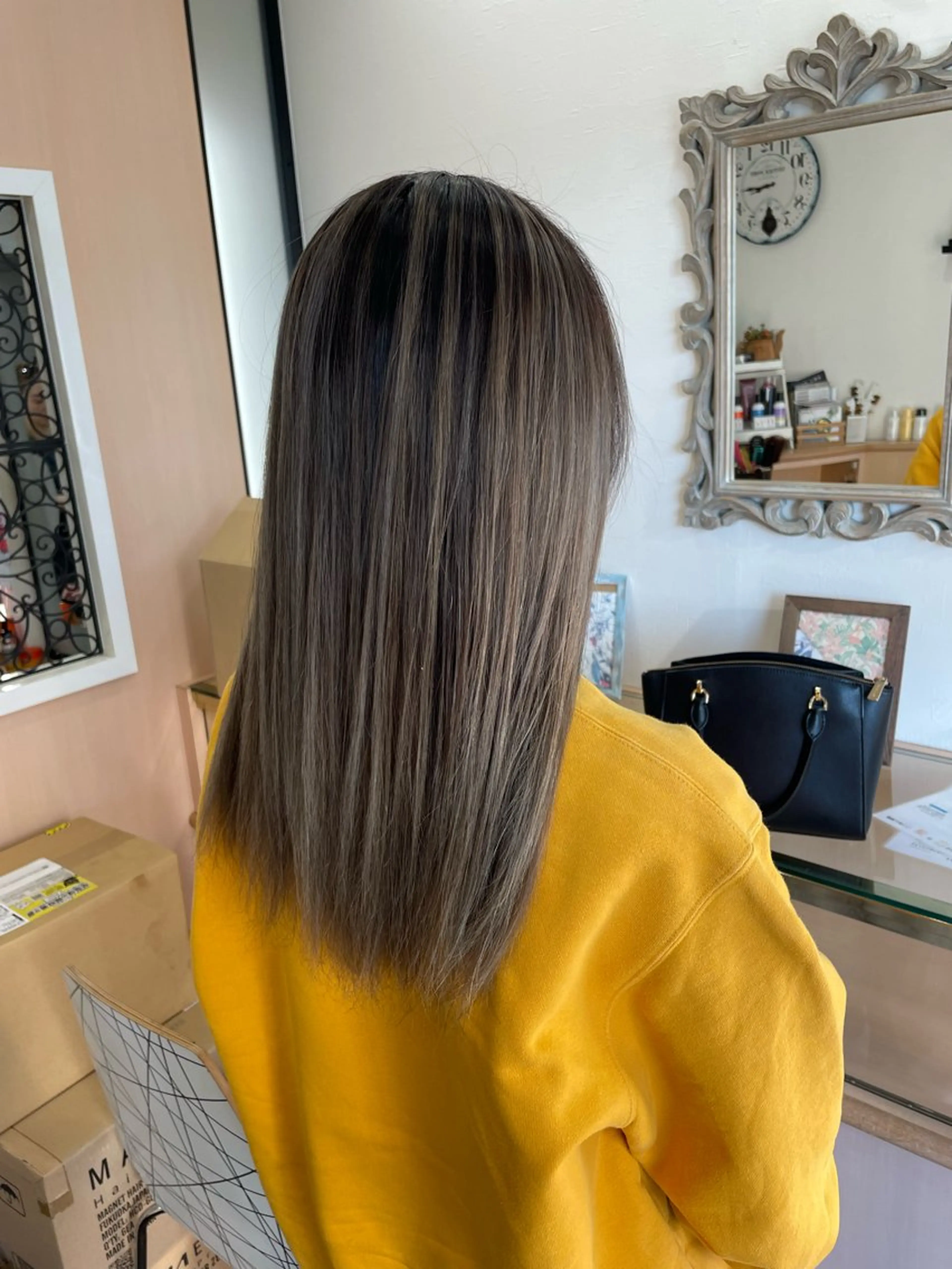 ロング カラー ヘアアレンジ バレイヤージュ グレージュ レイヤーカット HairMake 3 🐬NANAMIのヘアスタイル