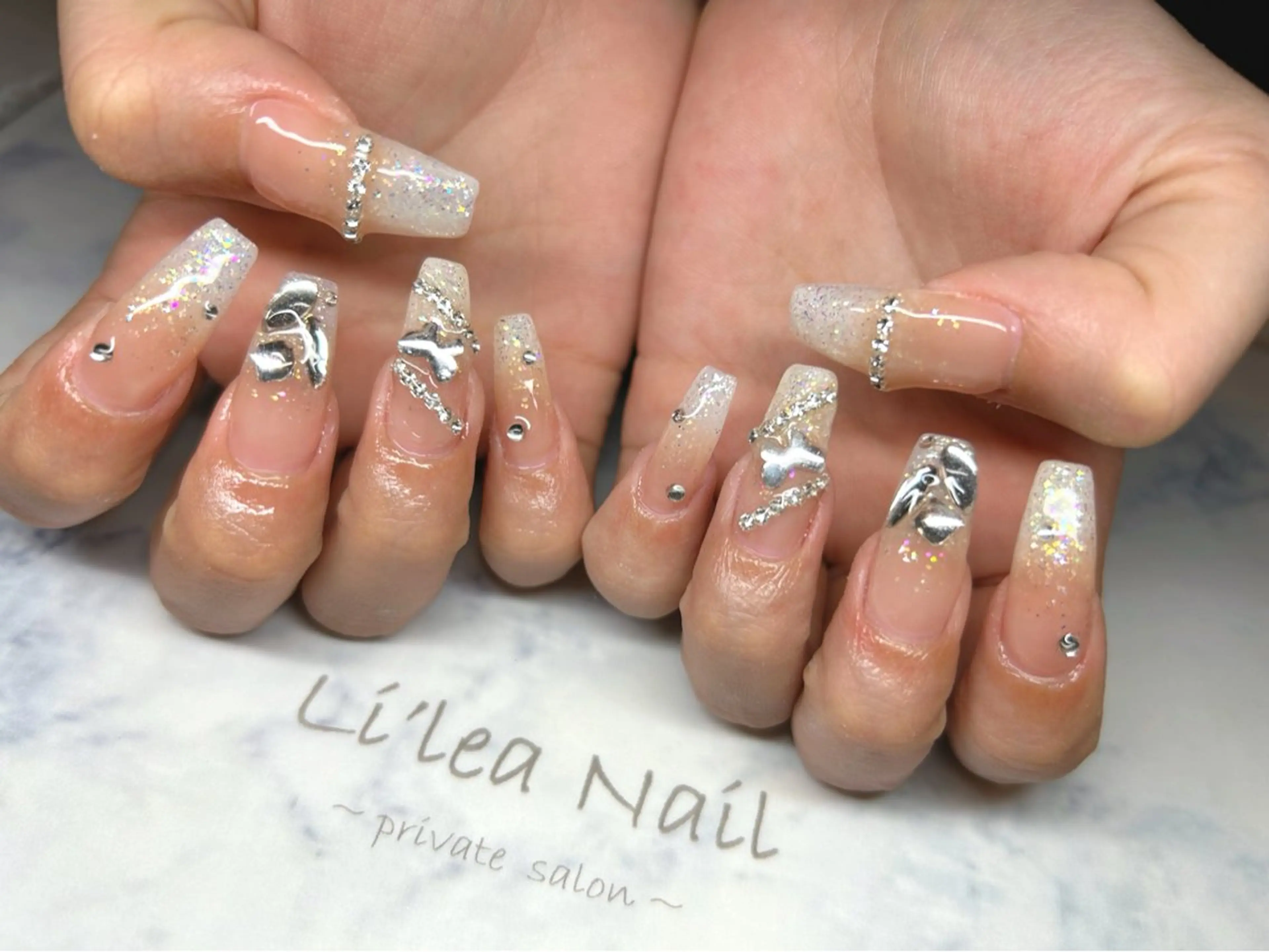 ネイル Li'leaNail AINAのネイルデザイン