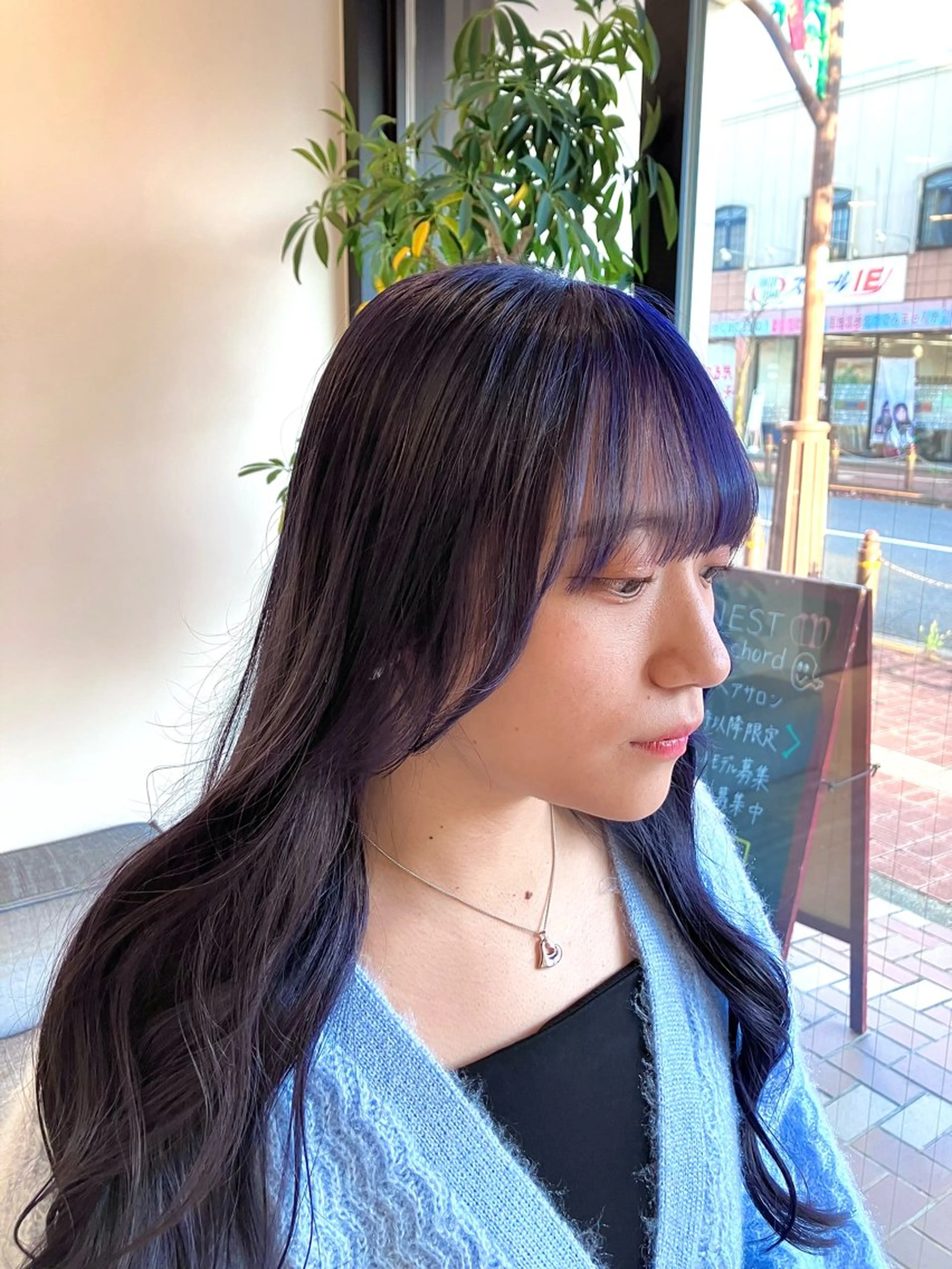 ロング カラー ブルーカラー ラベンダーカラー サキ🤍ハイトーン 🩰くびれ巻きヘアのヘアスタイル