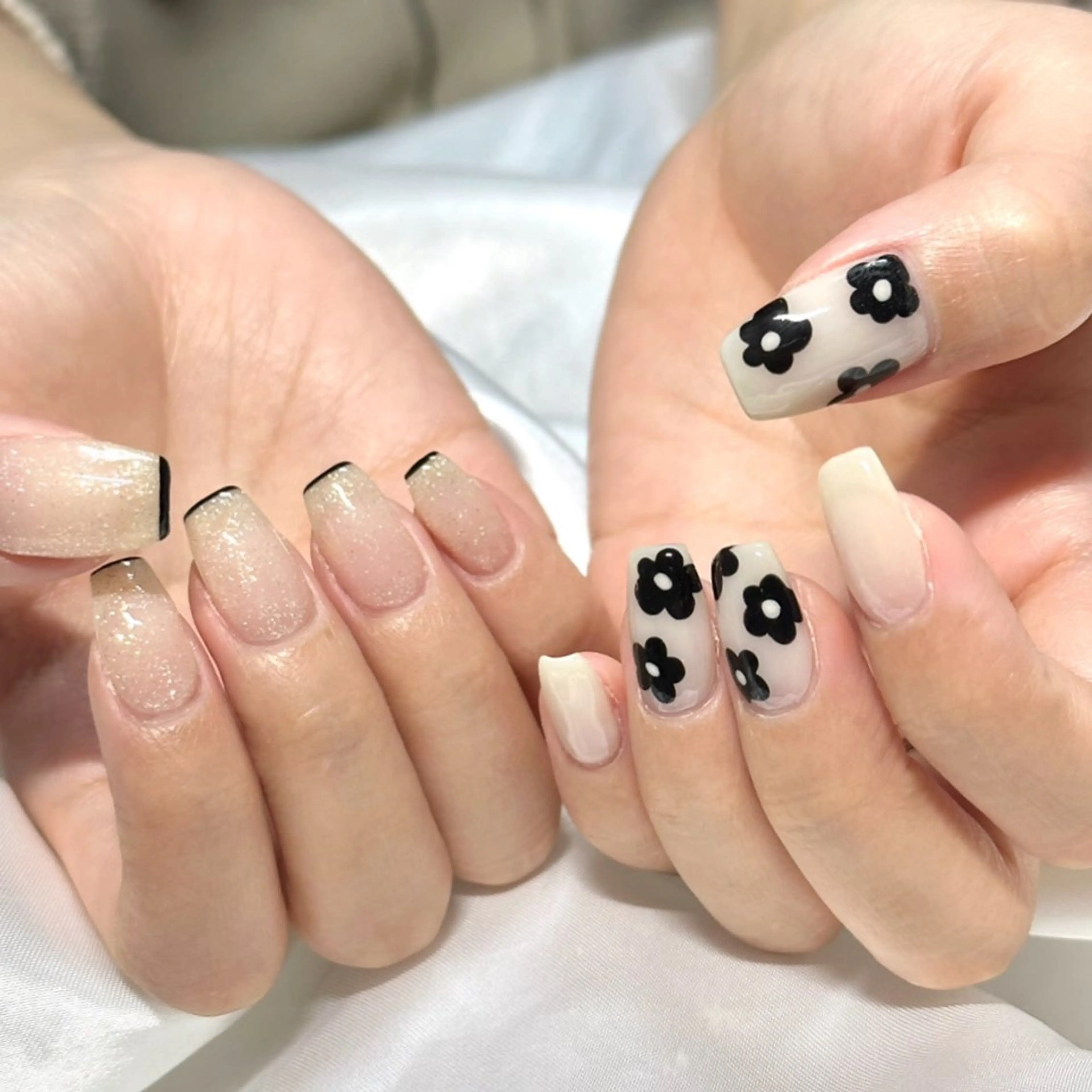 ネイル ハンドネイル 【OKIKA】 らん🦖🌈🧡のマツエク・マツパデザイン