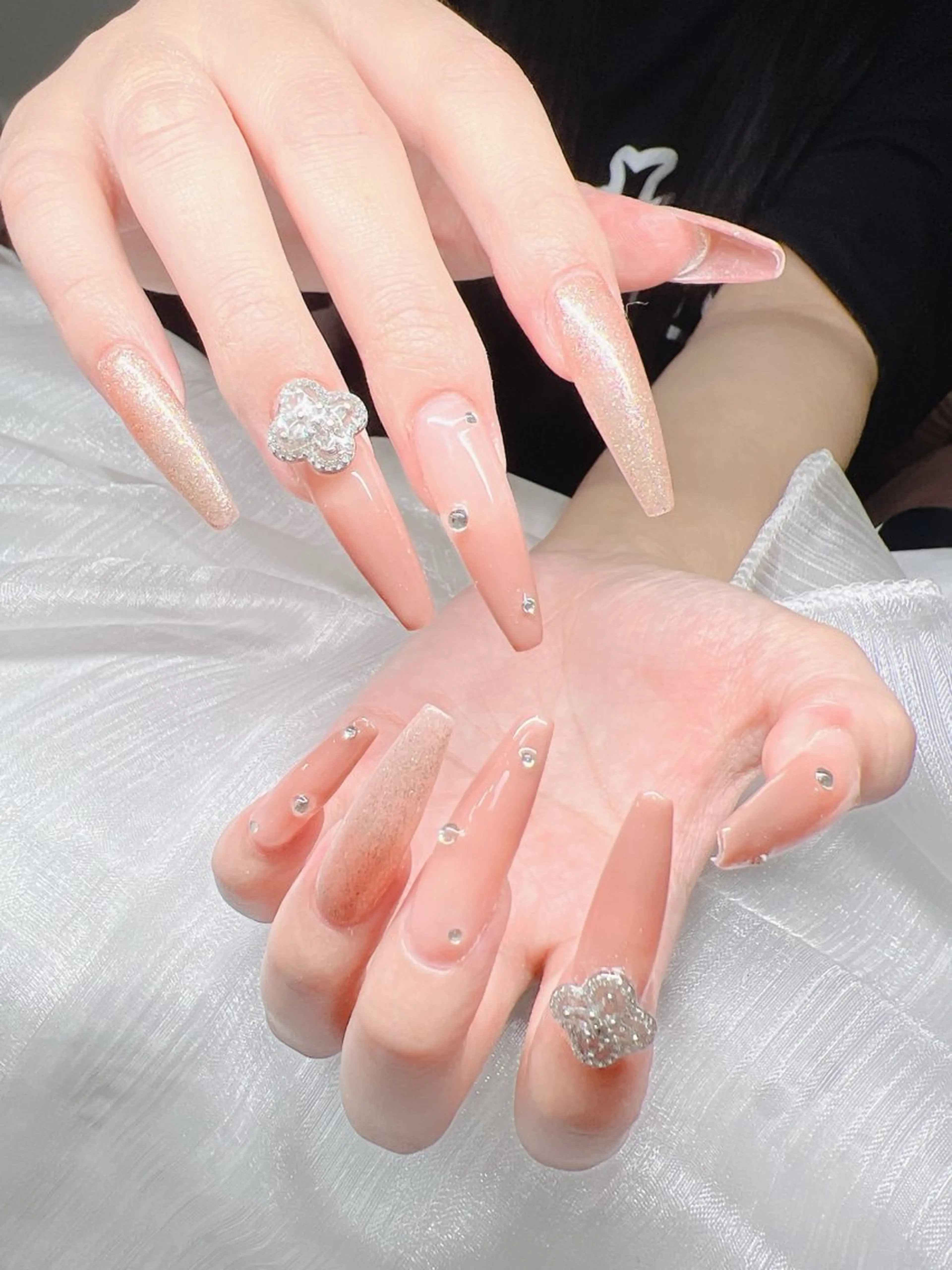 ネイル 長さ出し グラデーション 卒業式 キラキラネイル マグネットネイル ハンドネイル Lee Nailsのネイルデザイン