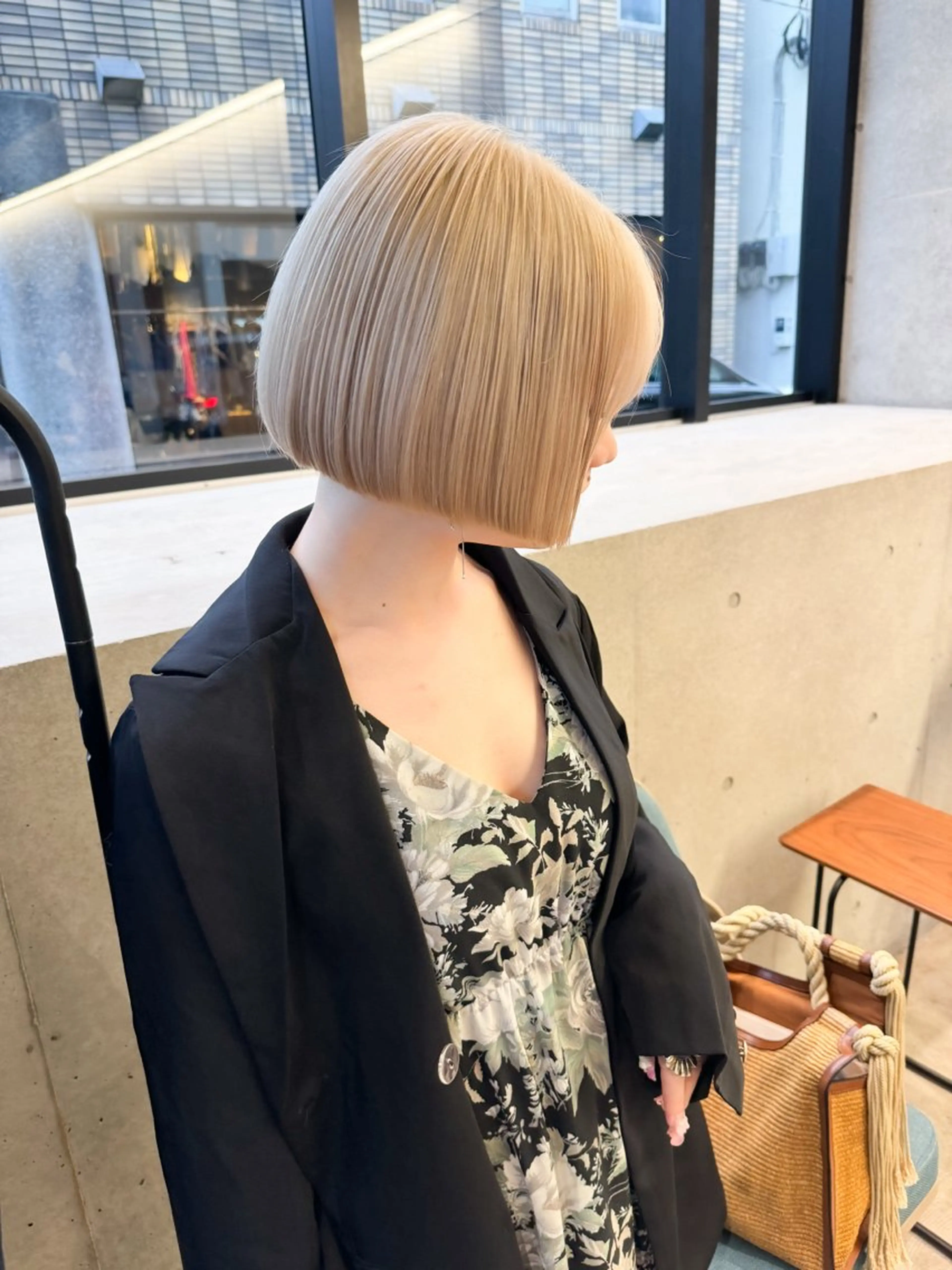 ショート カラー ヘアアレンジ ミニボブ/ブリーチ 🌈MISATOのヘアスタイル