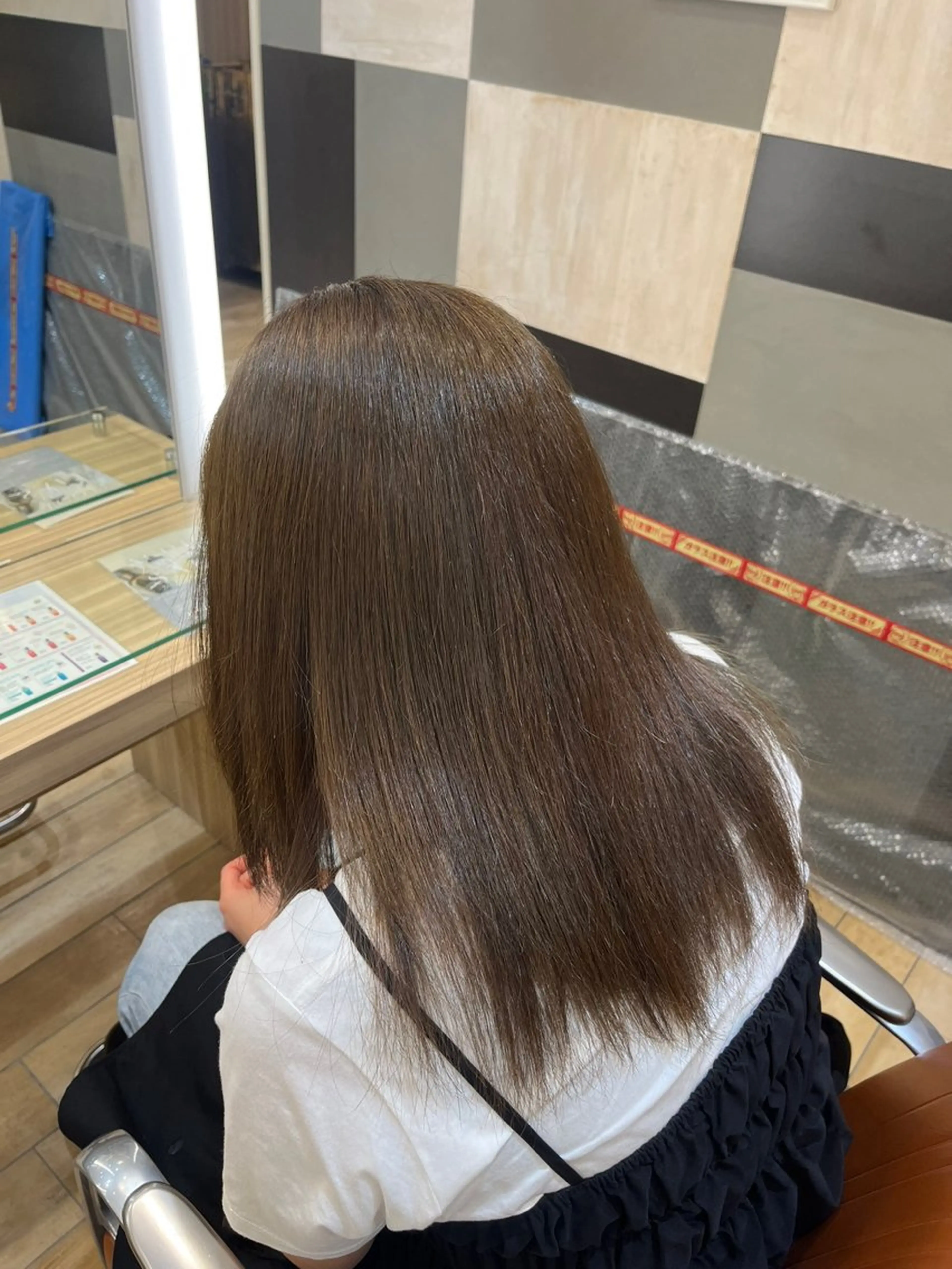 セミロング カラー ヘアカラー 新宿 今野 愛香のヘアスタイル