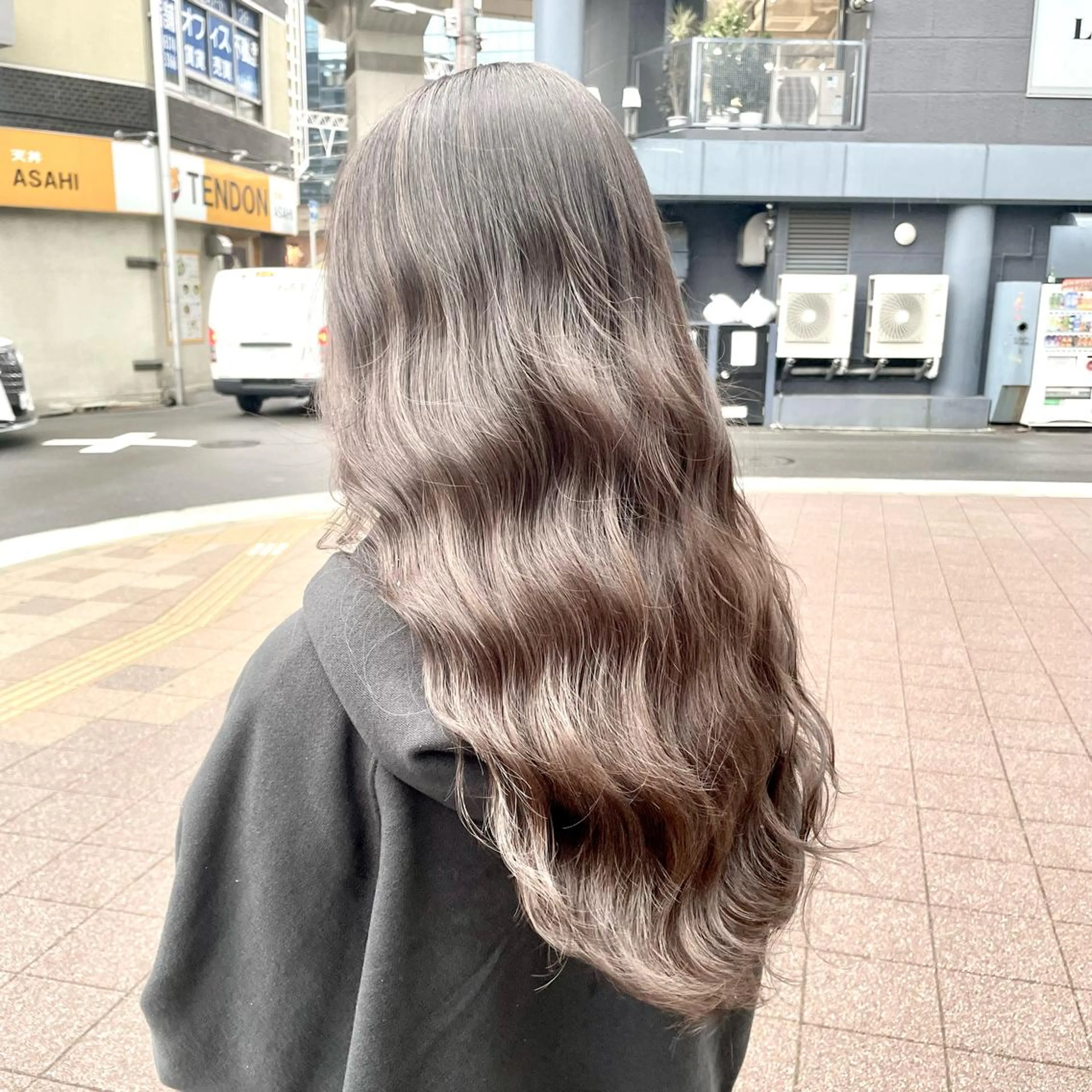 ロング カラー 肌に馴染む暗髪 梅田・増田のヘアスタイル