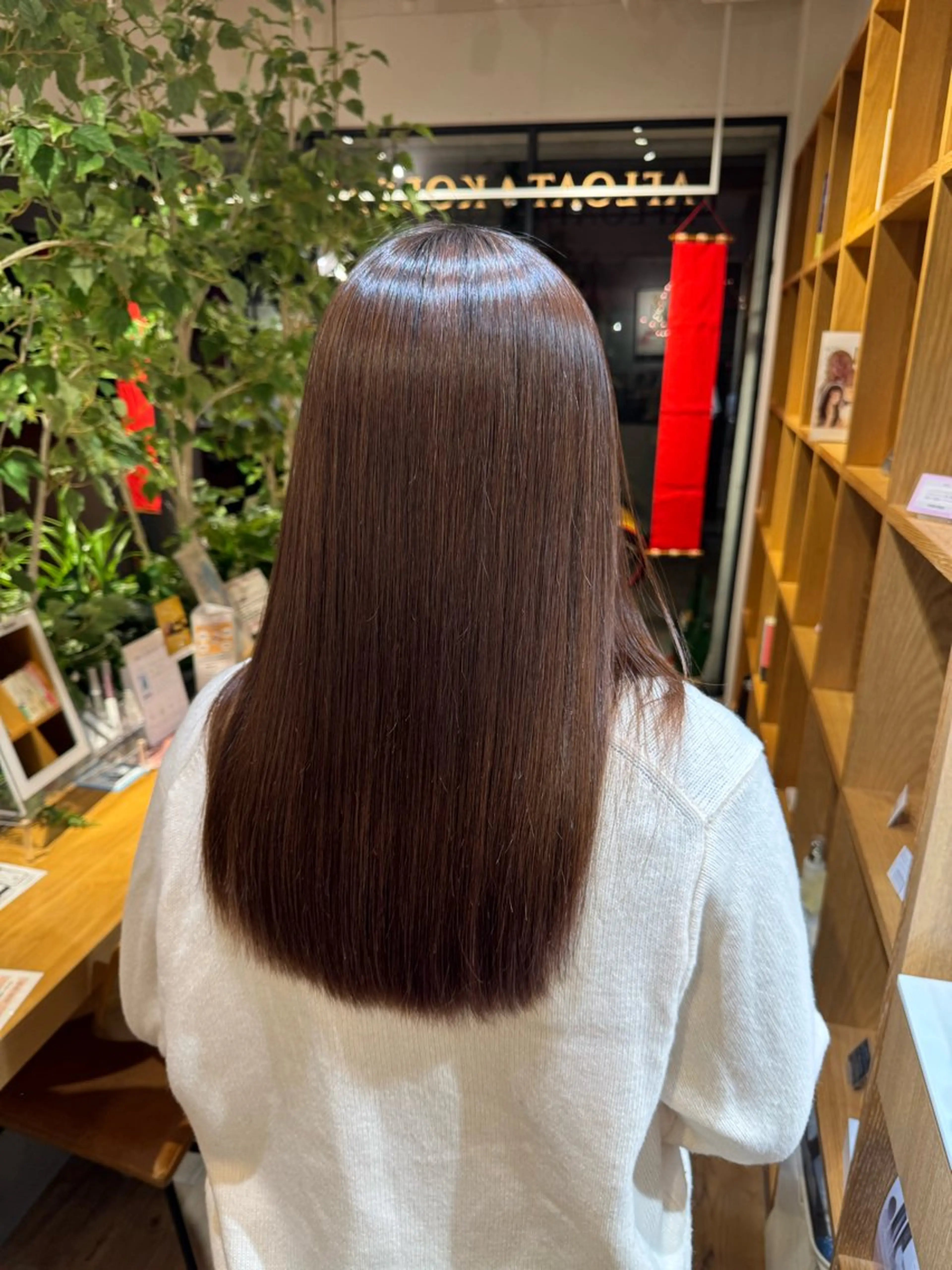 セミロング カット 縮毛矯正 トリートメント 美髪/髪質改善 川口凌弥のヘアスタイル