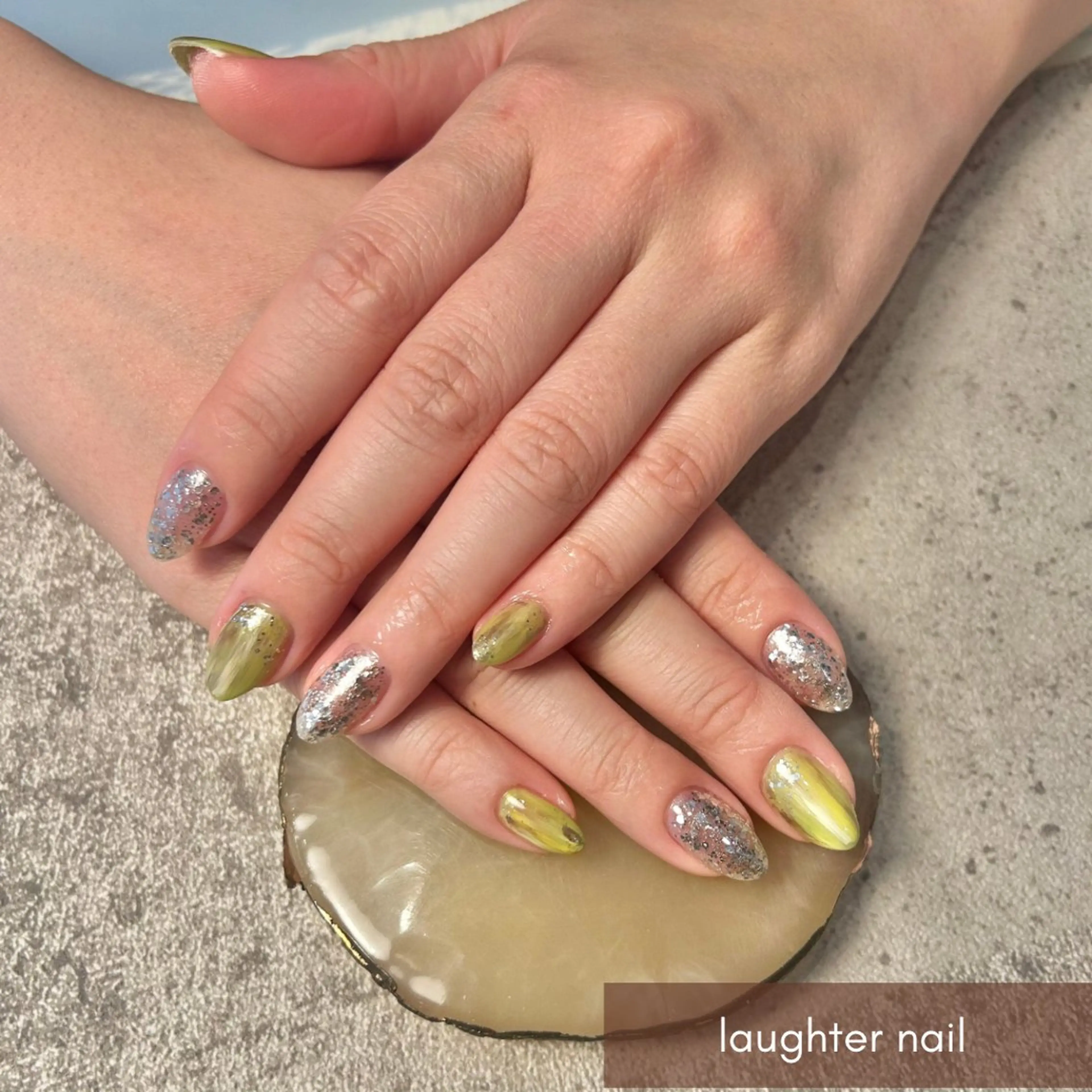 ネイル アートネイル ジェルネイル キラキラネイル ラメ(グリッター) ニュアンスネイル ハンドネイル laughter nailのネイルデザイン