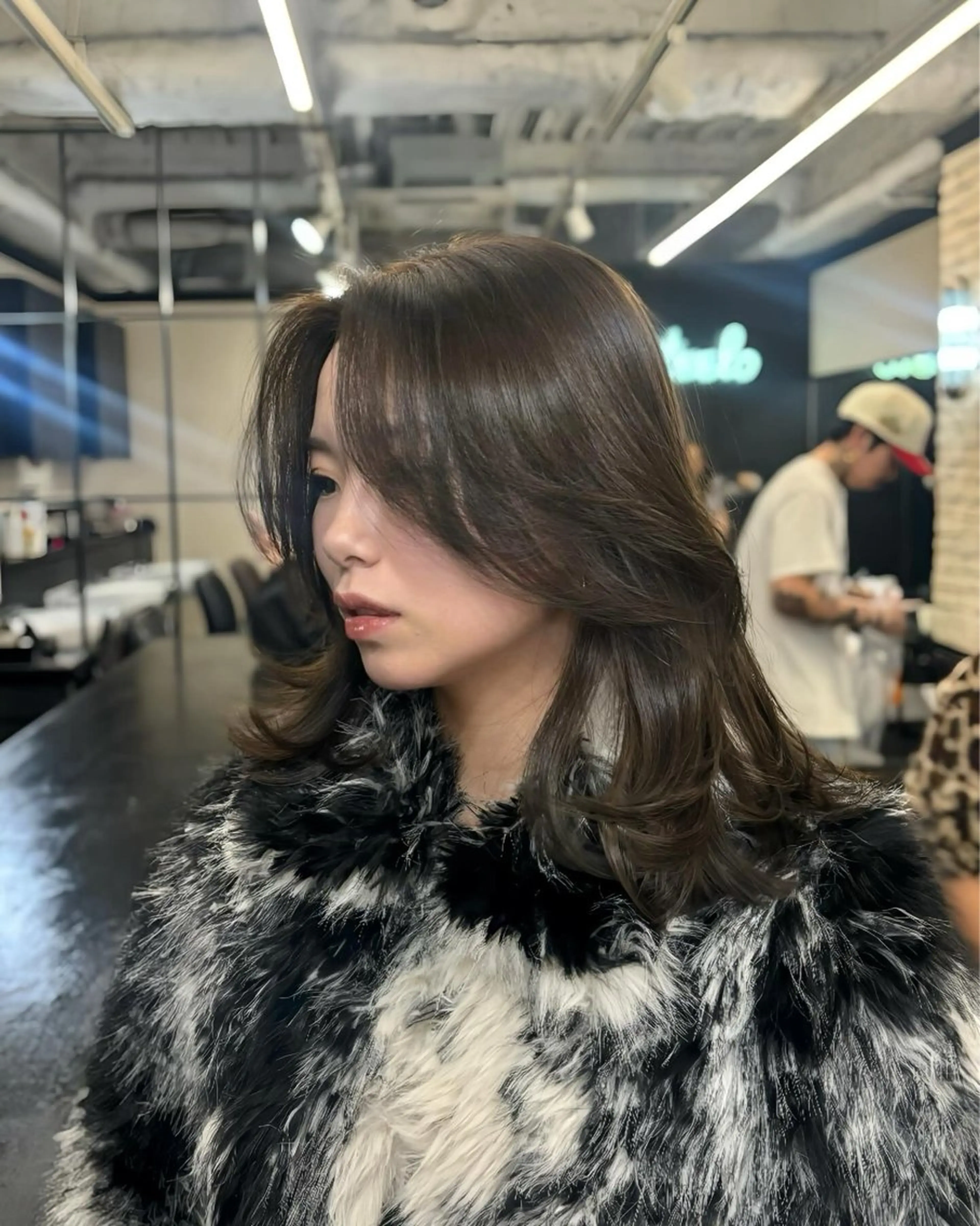 ミディアム カット ヘアカラー トリートメント オリーブベージュ 🫒🩶Rianaのヘアスタイル