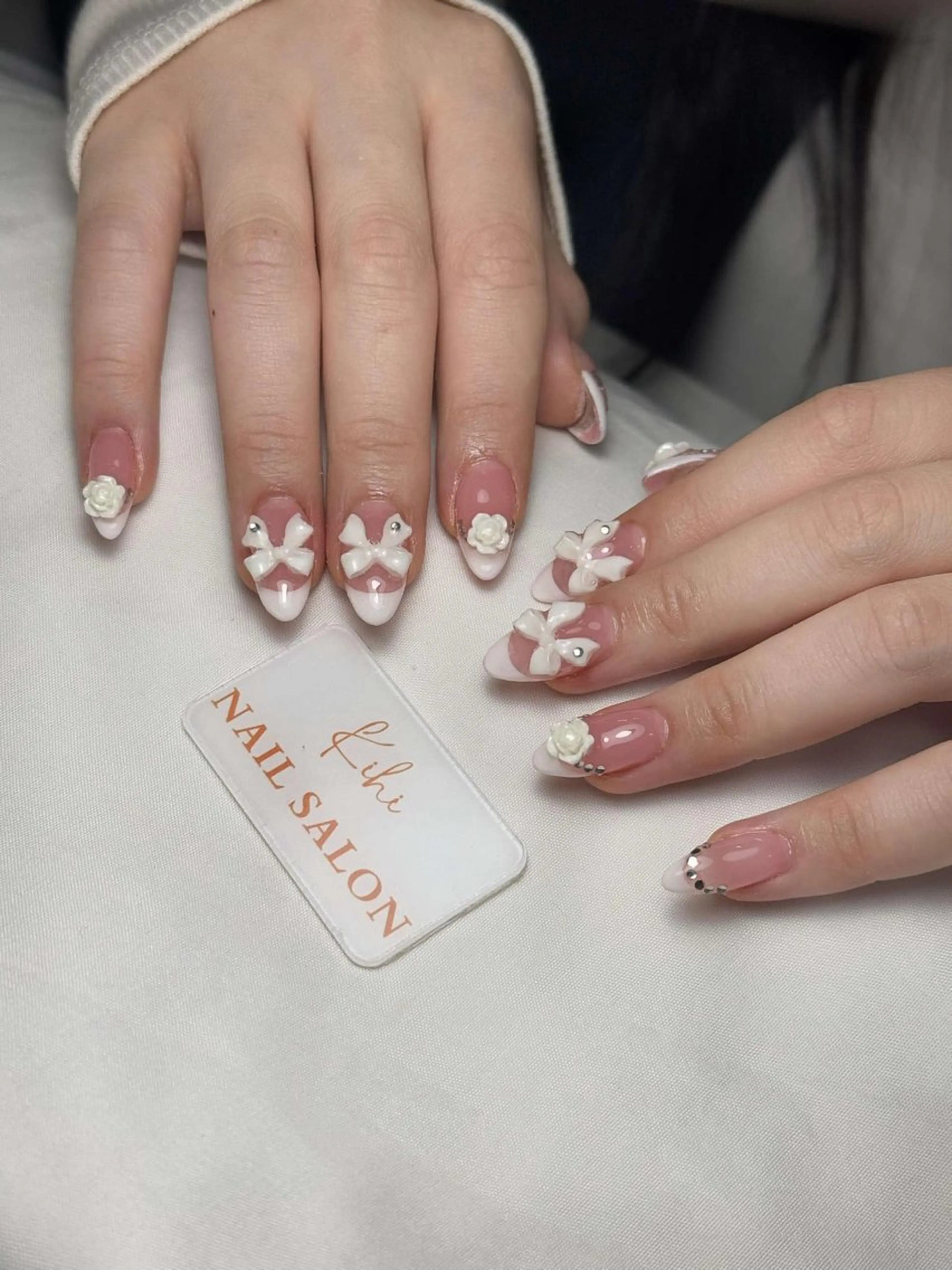 ネイル アートネイル フレンチネイル ジェルネイル グラデーション 韓国ネイル ハンドネイル ハンドケア さくら💮💮 【オフ無料】のネイルデザイン