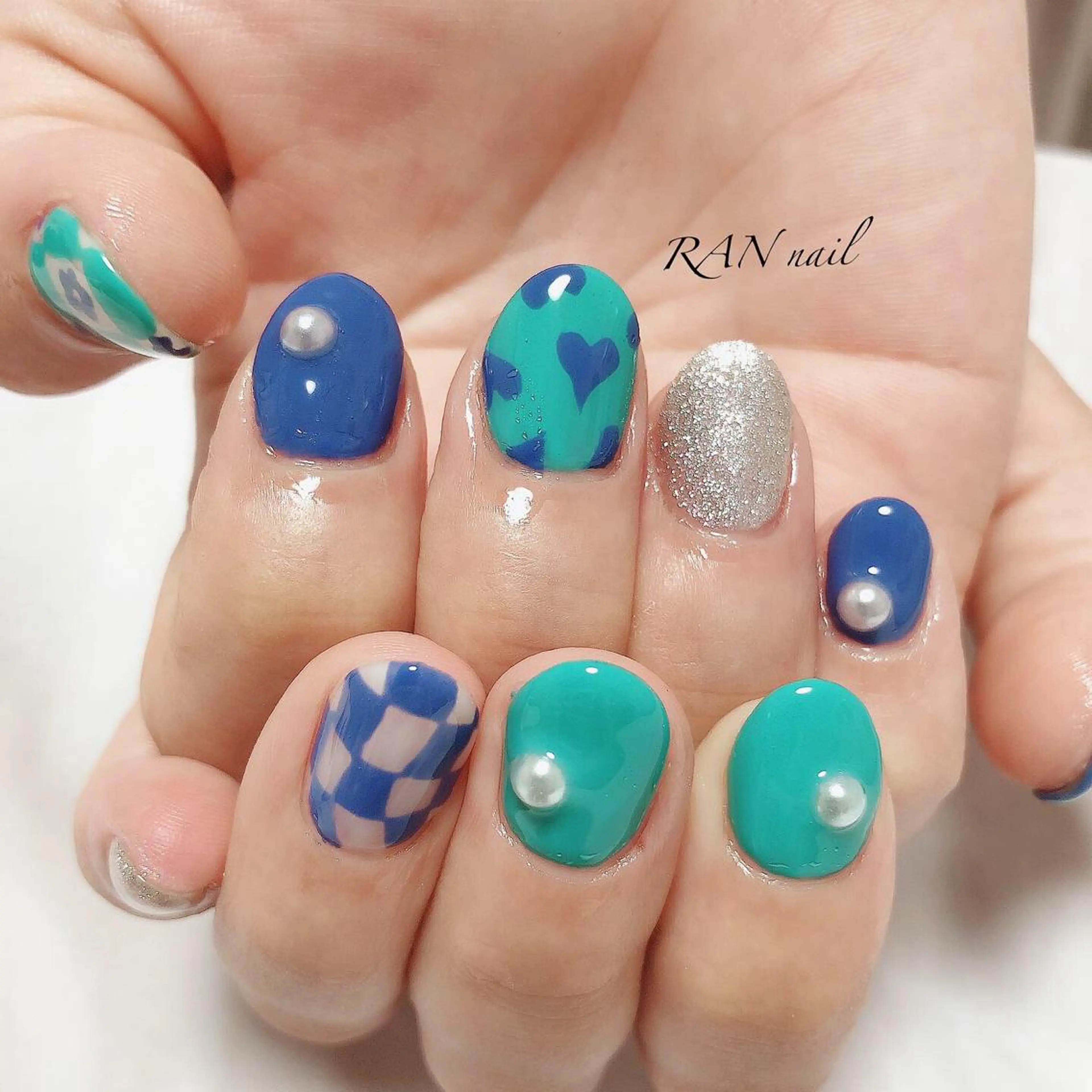 ネイル ブルー フラワーネイル ジェルネイル グリーン ハート RAN nailのネイルデザイン