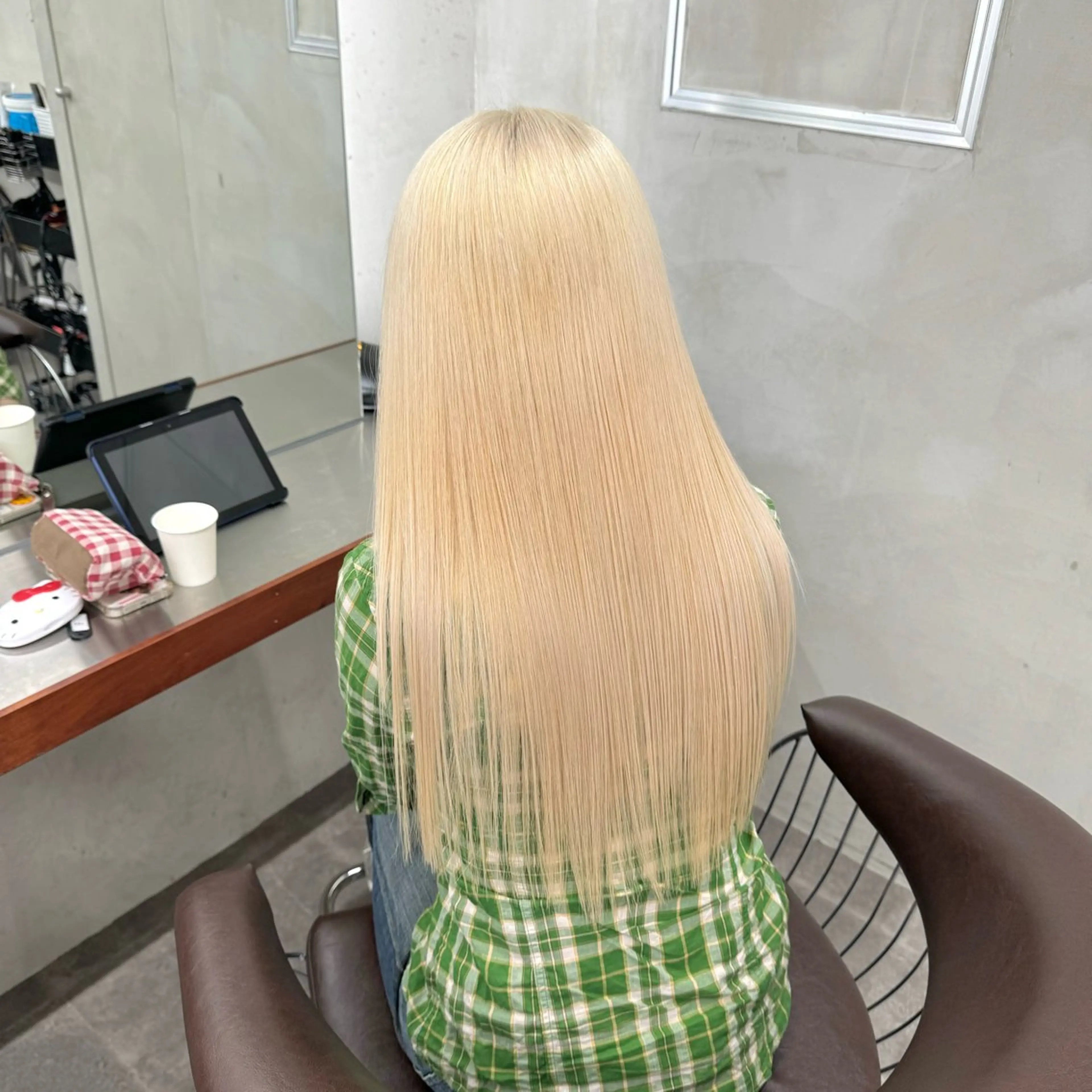 ロング カラー アッシュ ベージュカラー ブリーチ ブロンド ブラウンカラー カット ヘアカラー トリートメント ブリーチ　ハイトーン 特化🌈フジタハルキのヘアスタイル