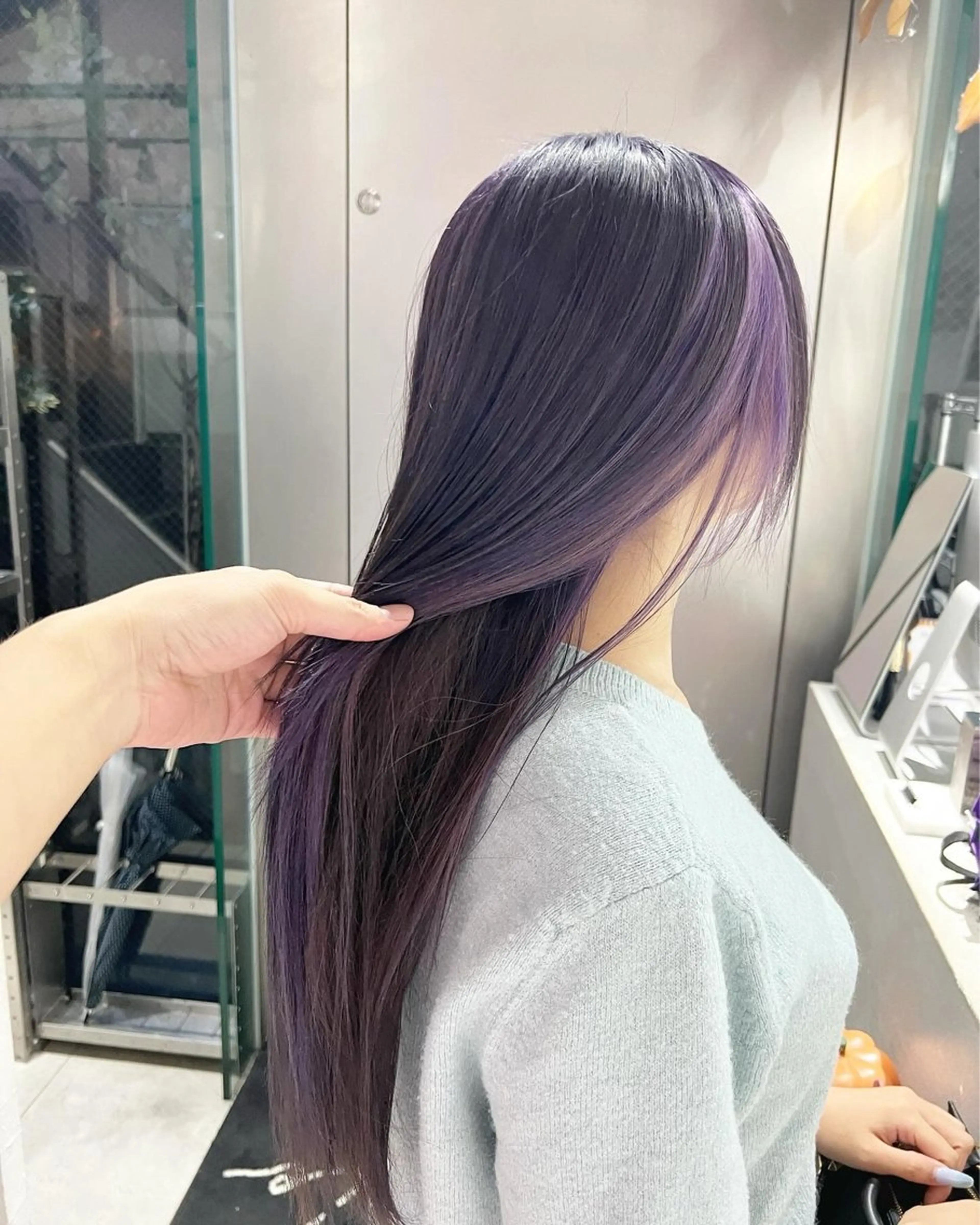 ロング カラー ブリーチ インナーカラー ラベンダーカラー ヘアカラー トリートメント インナーカラー/天神 ブリーチ/吉田のヘアスタイル