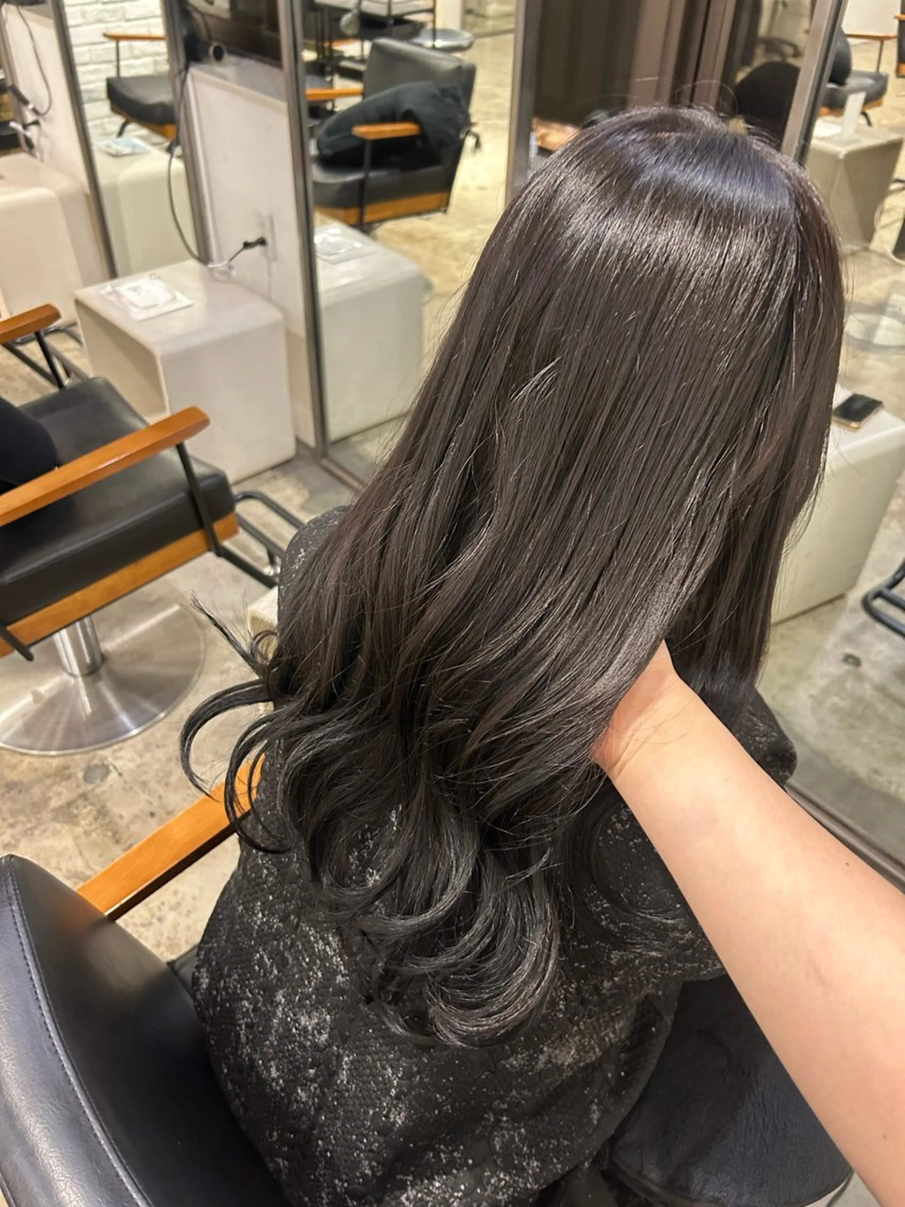 ロング 縮毛矯正 ヘアカラー 未羽 カラーのヘアスタイル
