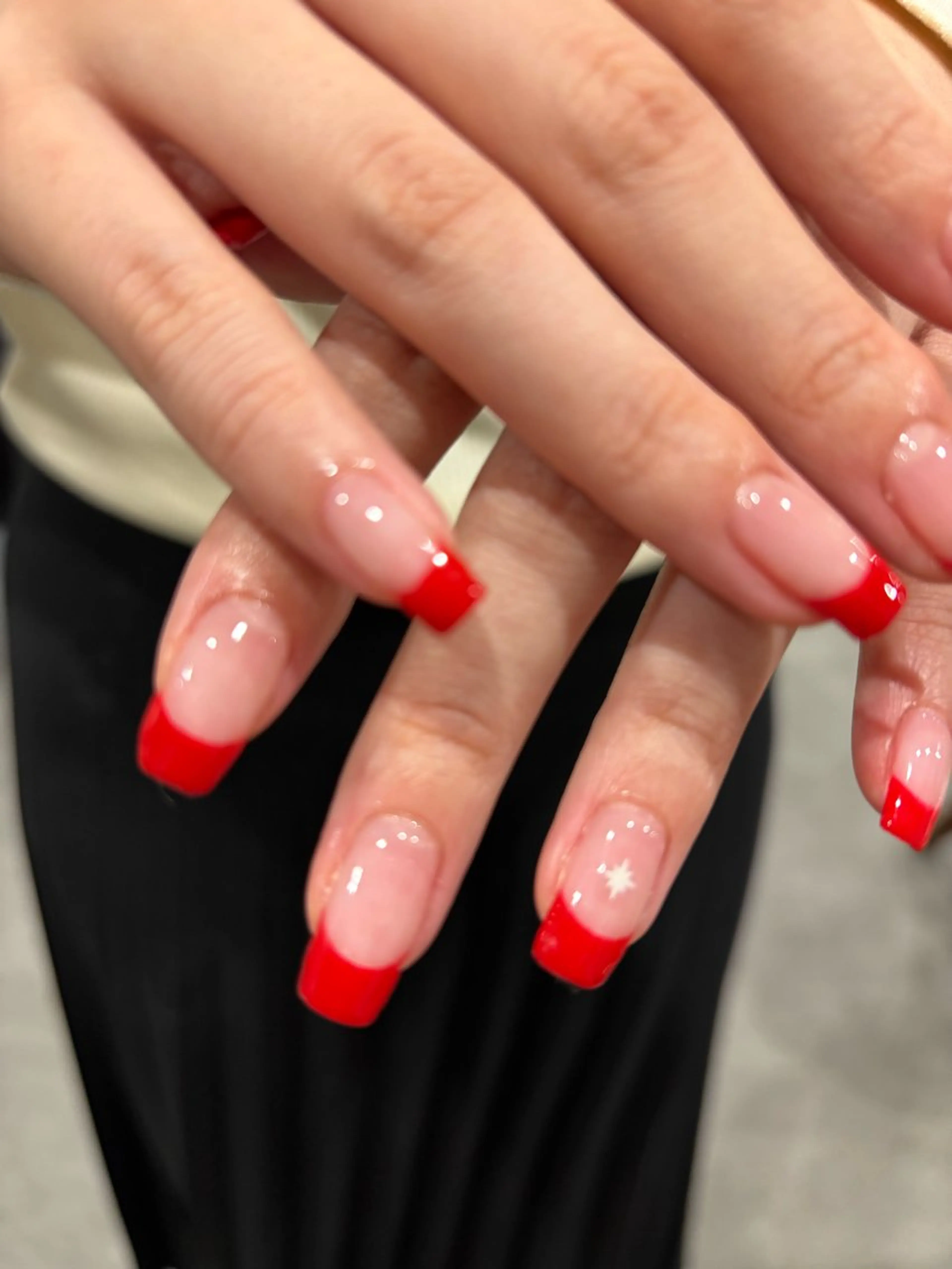 ネイル フレンチネイル 持ち込み 赤色 ハンドネイル ‪ aineのネイルデザイン