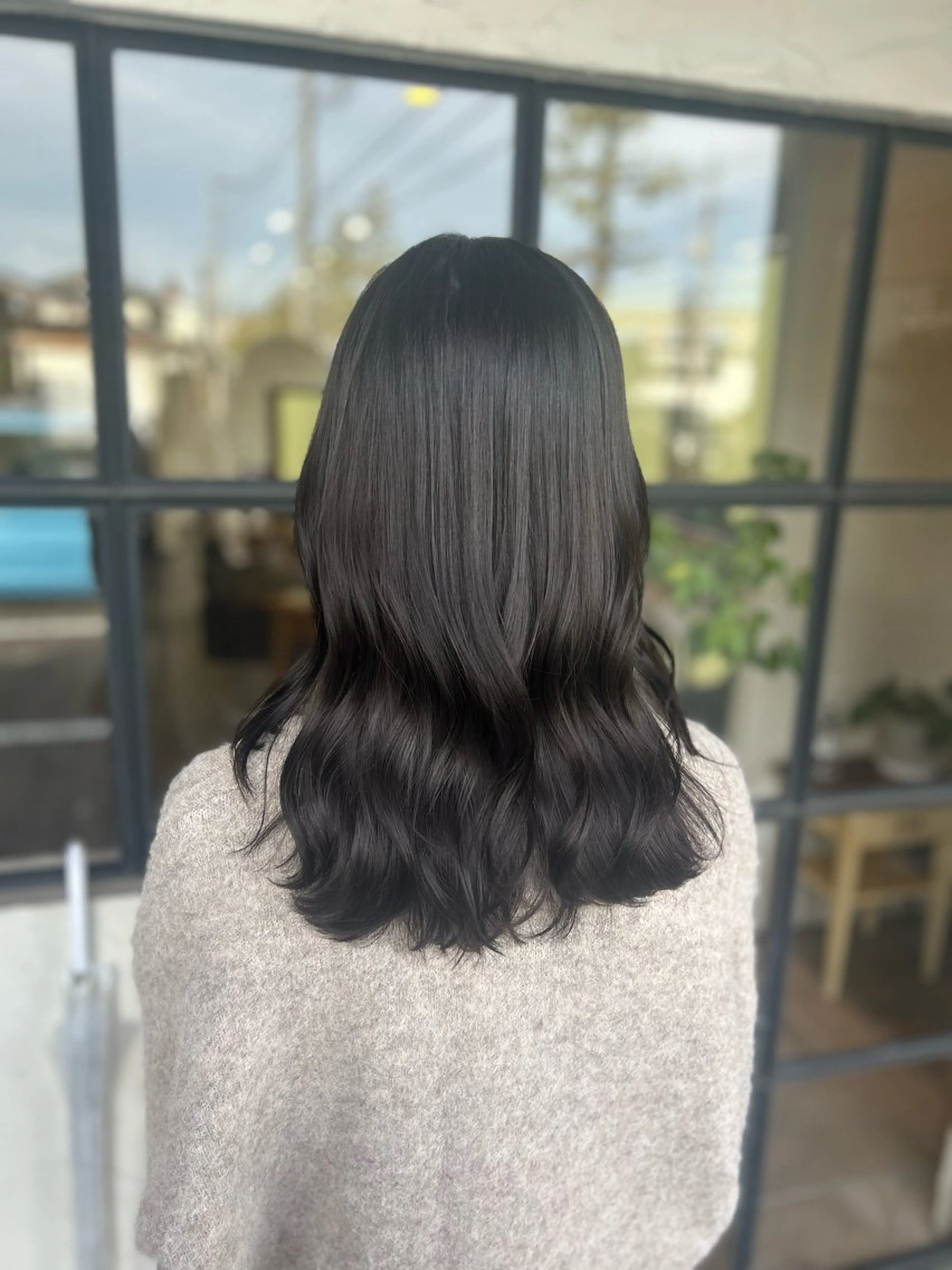 ロング カラー ブリーチ グレージュ ブリーチなしカラー カット ヘアカラー 井上 花音のヘアスタイル