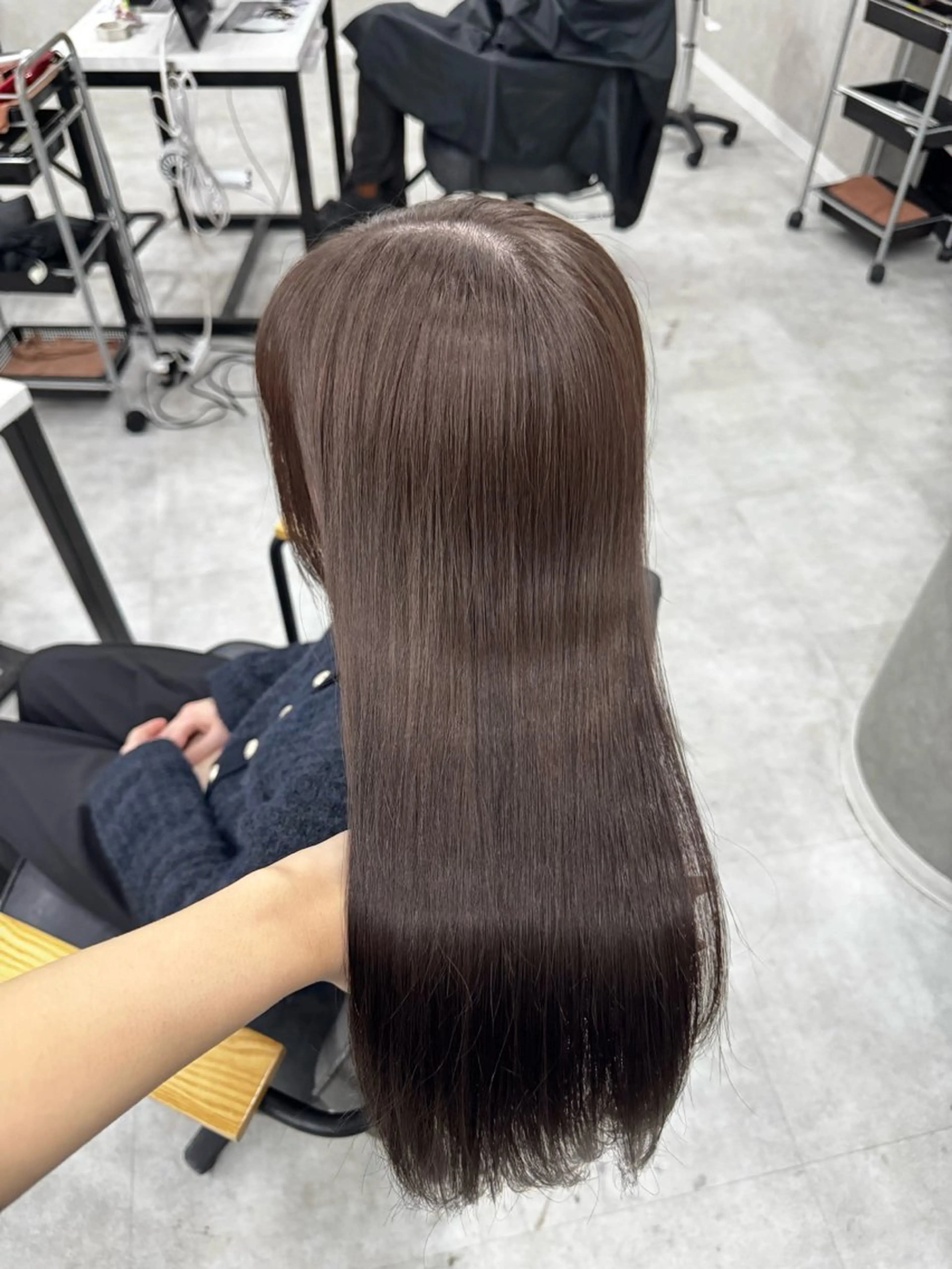 ロング カラー アッシュ アッシュブラウン ベージュカラー 黒髪 ブリーチ カット ヘアカラー トリートメント 赤み無し柔らかカラー 【梅田】madokaのヘアスタイル