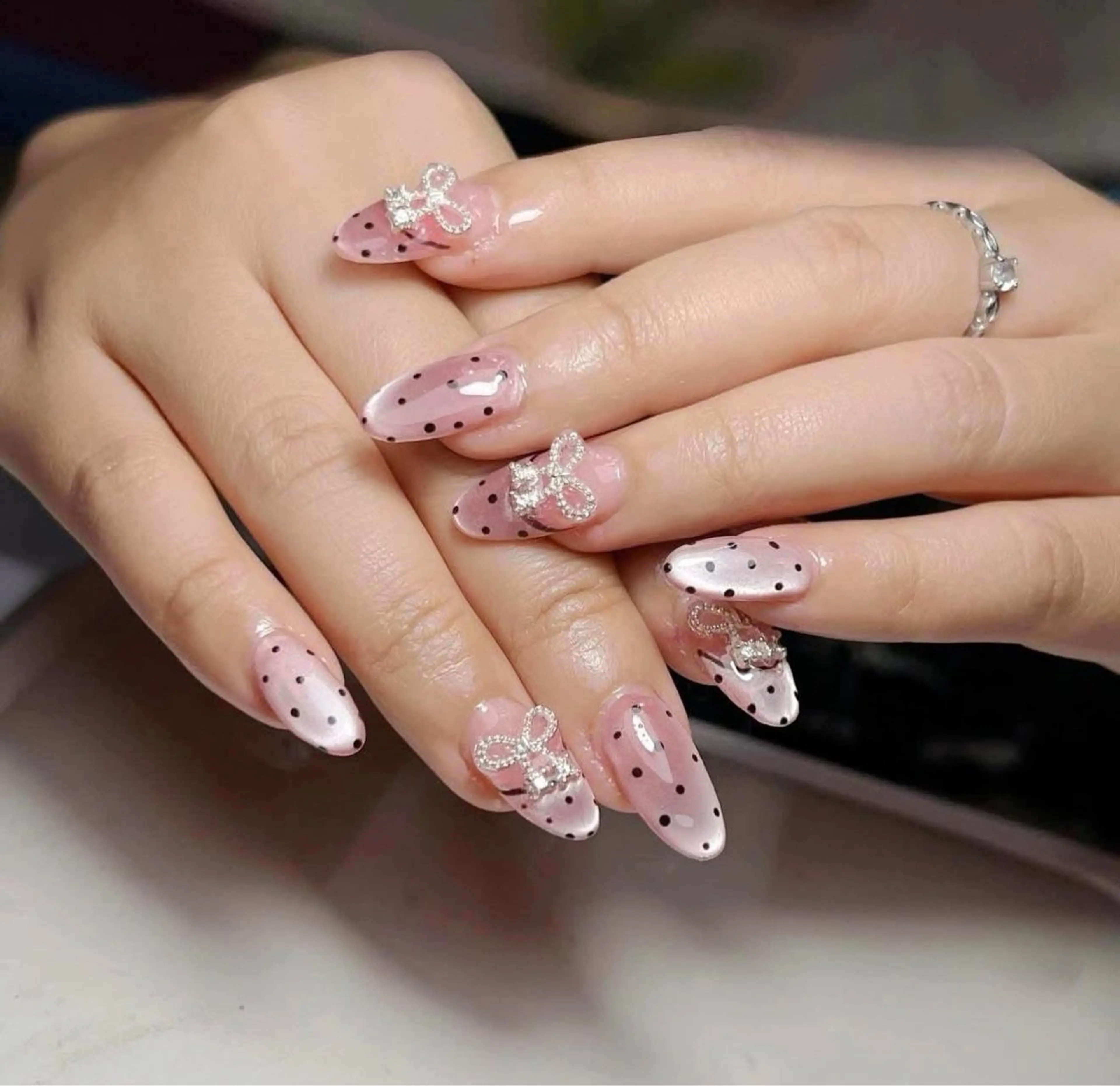 ネイル オーロラネイル ブルー チークネイル 長さ出し フットネイル ハンドネイル JIN 168 新大久保のネイルデザイン