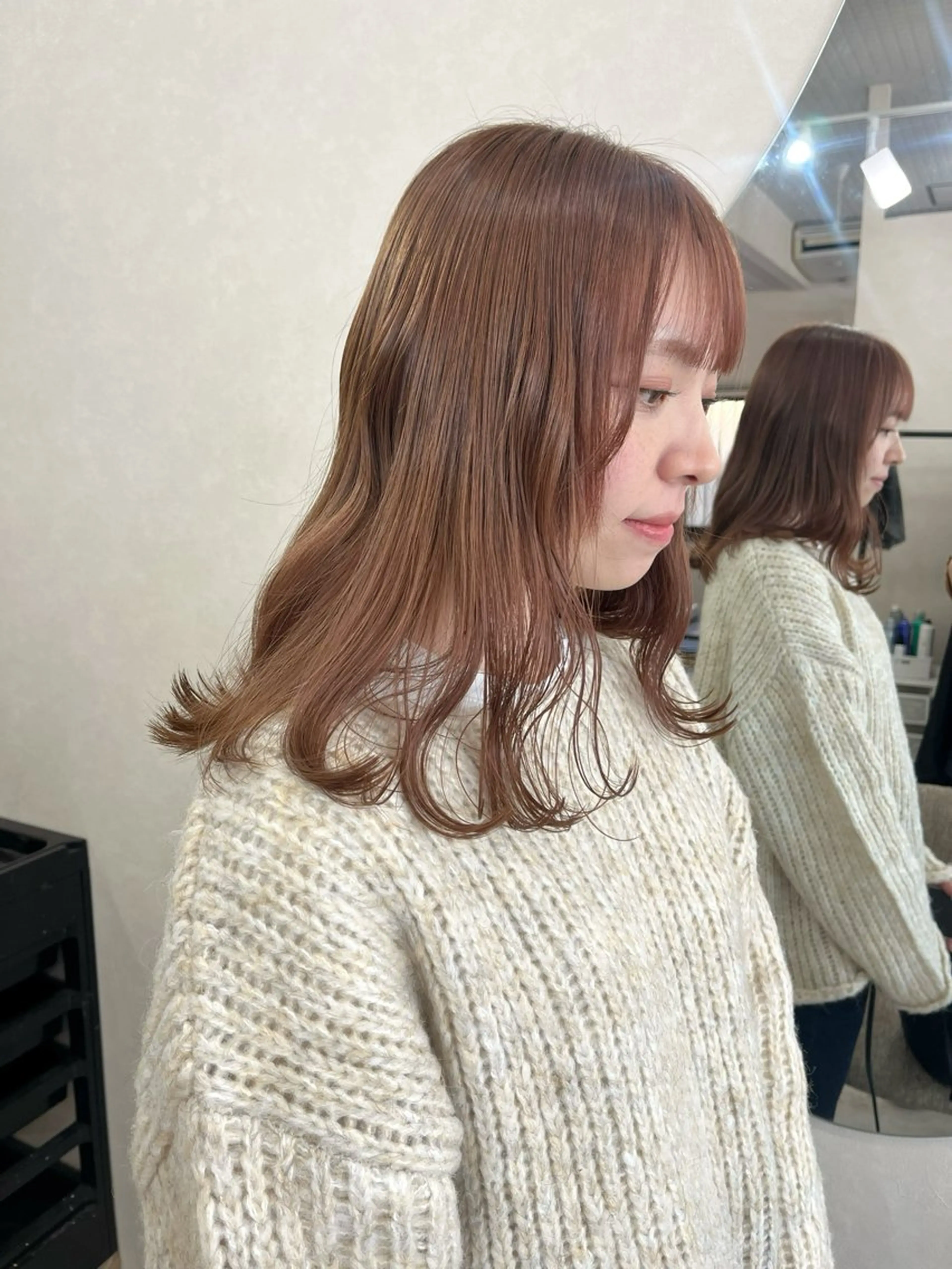 セミロング カラー ヘアカラー 長山 茉白のヘアスタイル