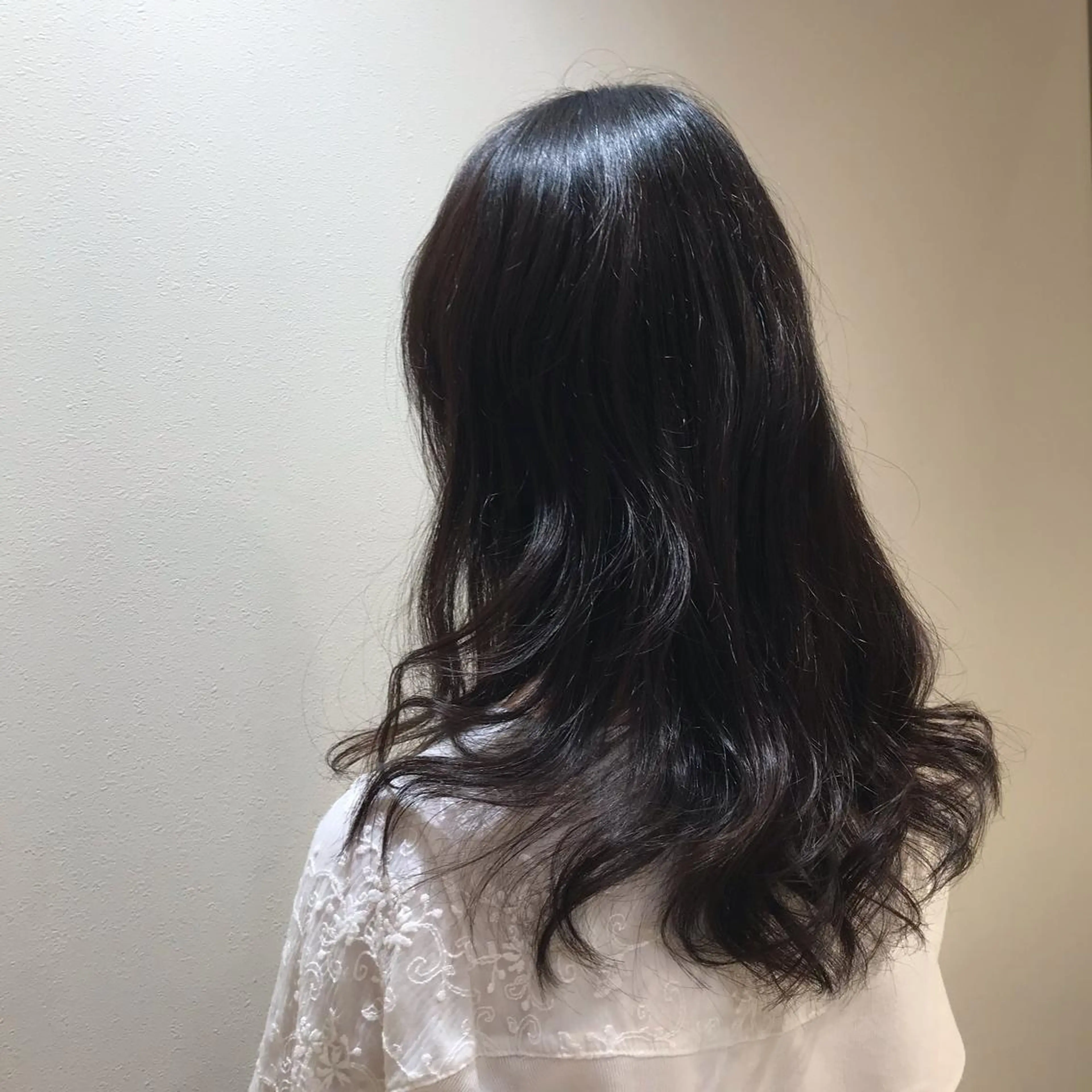 セミロング パーマ 関 沙緒里のヘアスタイル
