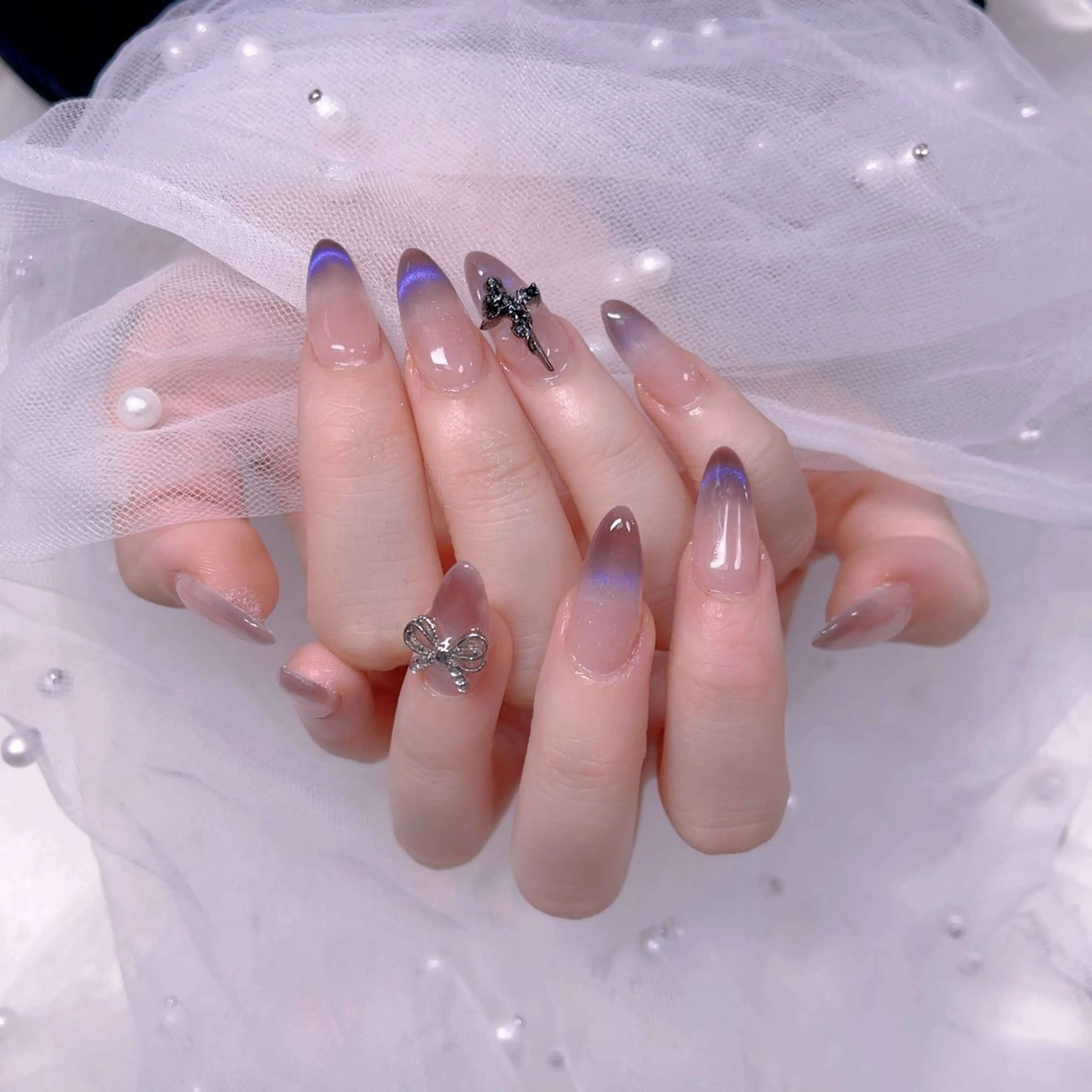 メンズ ネイル アートネイル フレンチネイル ジェルネイル キラキラネイル パラジェル ハンドネイル Bloom スカルプ専門店のネイルデザイン