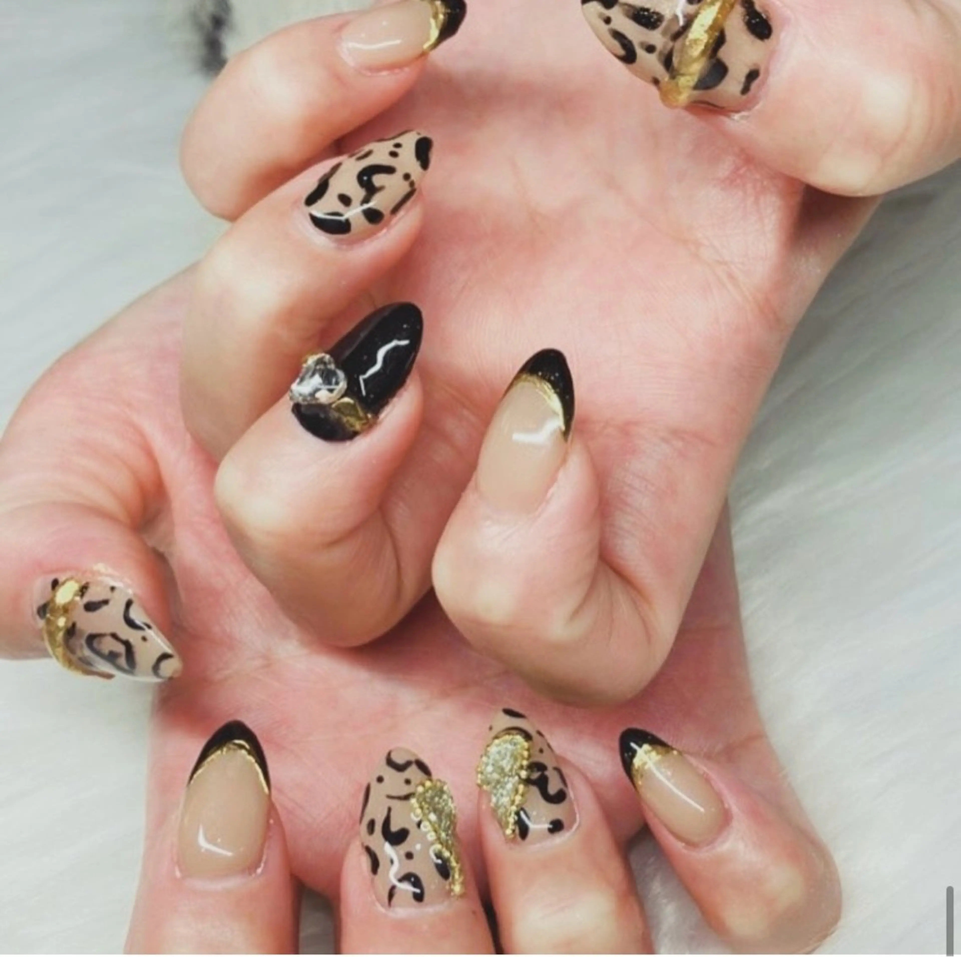 セミロング ハンドネイル 山科駅徒歩3分❣️ 代表　紗恵子のネイルデザイン