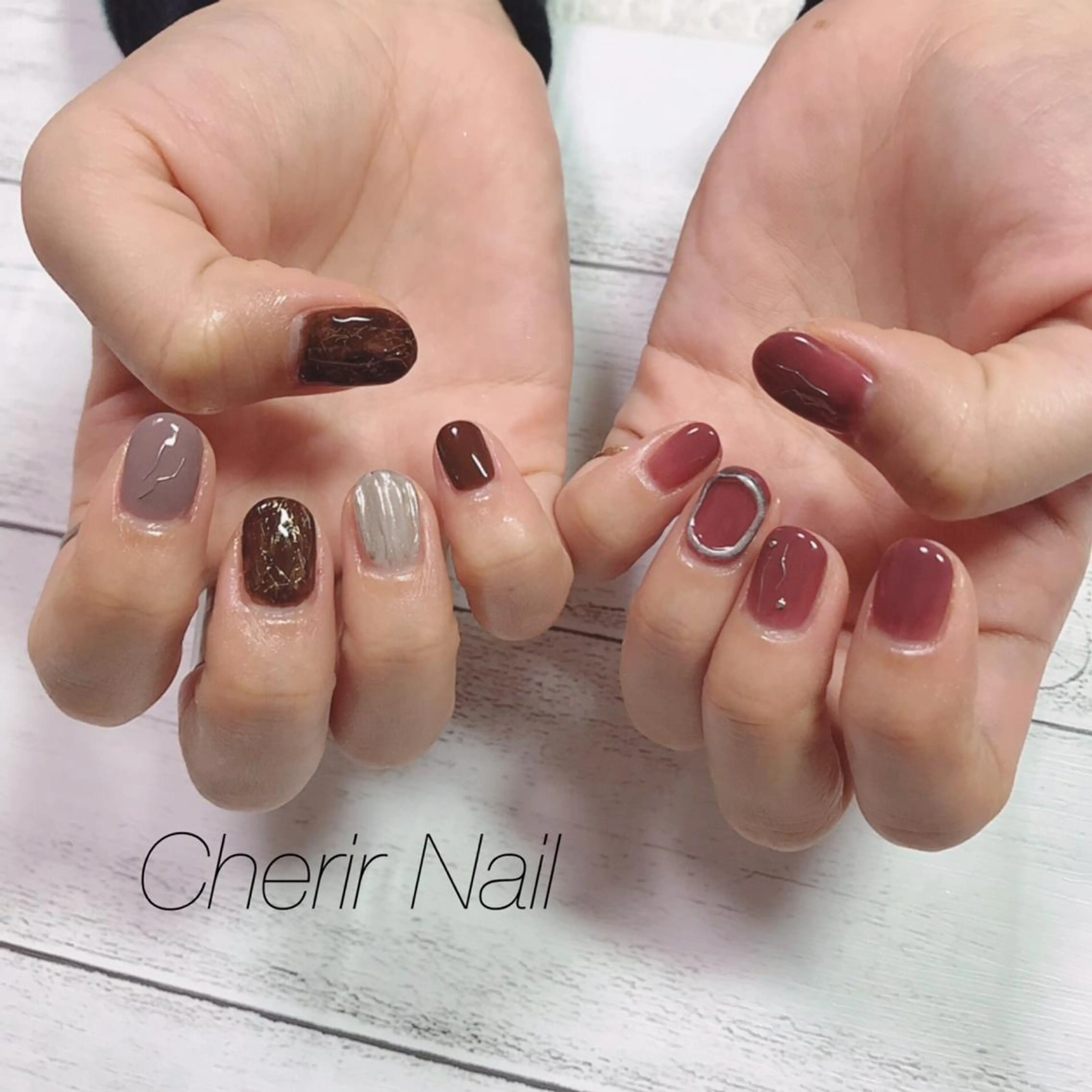 ネイル アートネイル ブラウン ミラーネイル ニュアンスネイル ワンカラーネイル Cherirnail kaoriのネイルデザイン