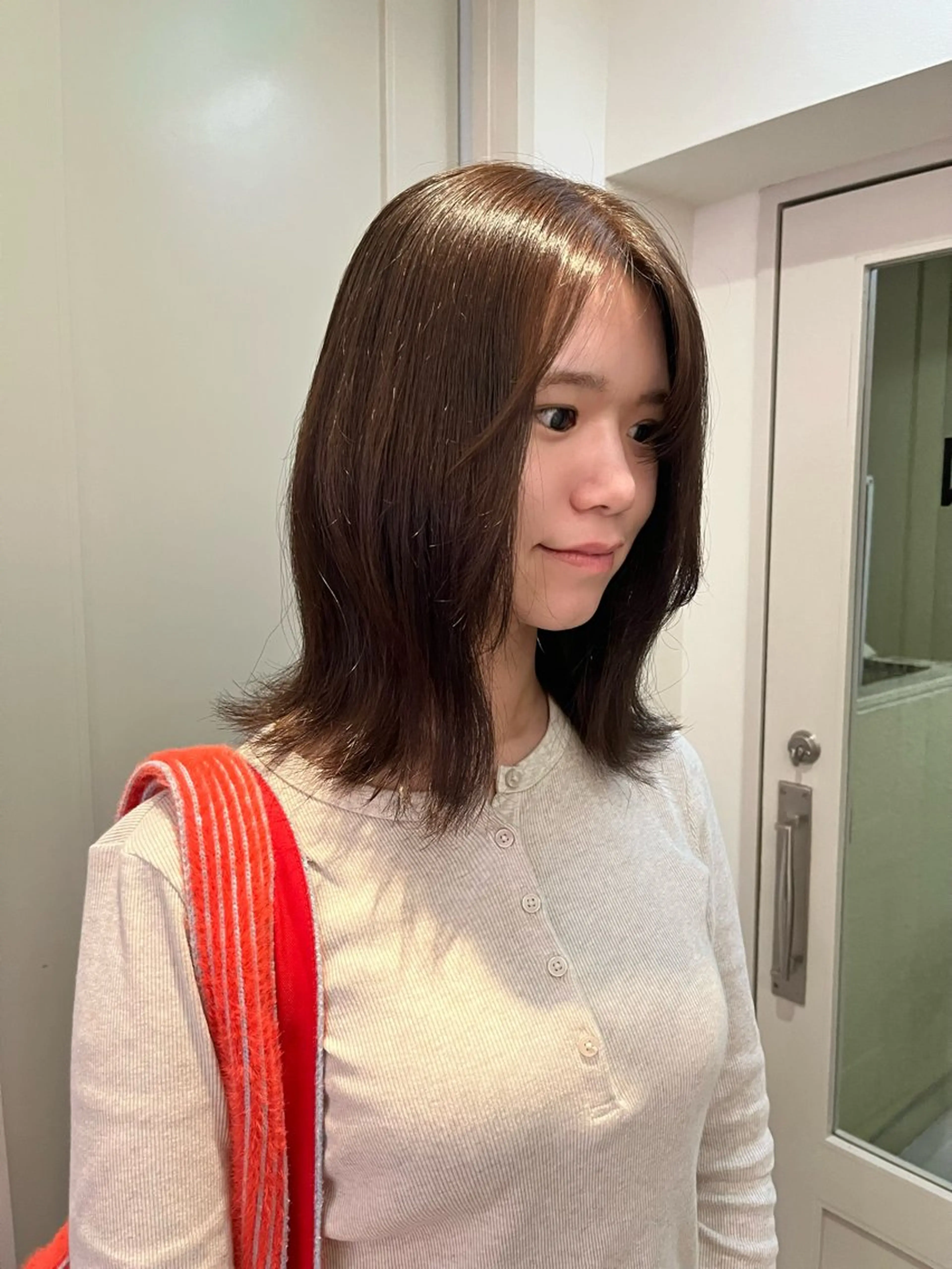 ミディアム カラー ベージュカラー ダブルカラー ヘーゼル 似合わせカット ヘアカラー くすみカラー/海外 レイヤー/ ローレンのヘアスタイル