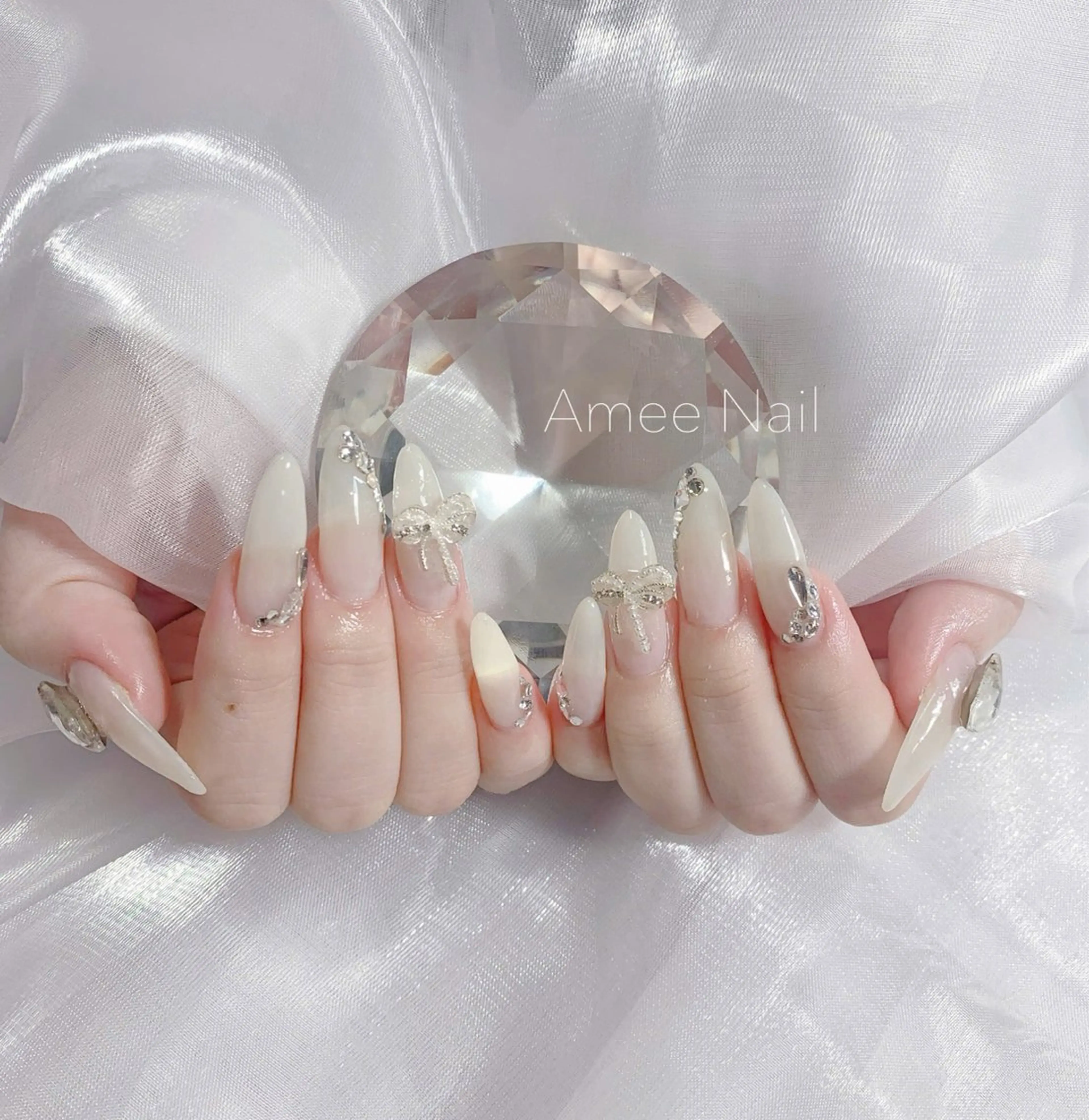 ネイル オーロラネイル クリアネイル フラッシュネイル ジェルネイル グラデーション ハンドネイル Amee Nail Salonのネイルデザイン