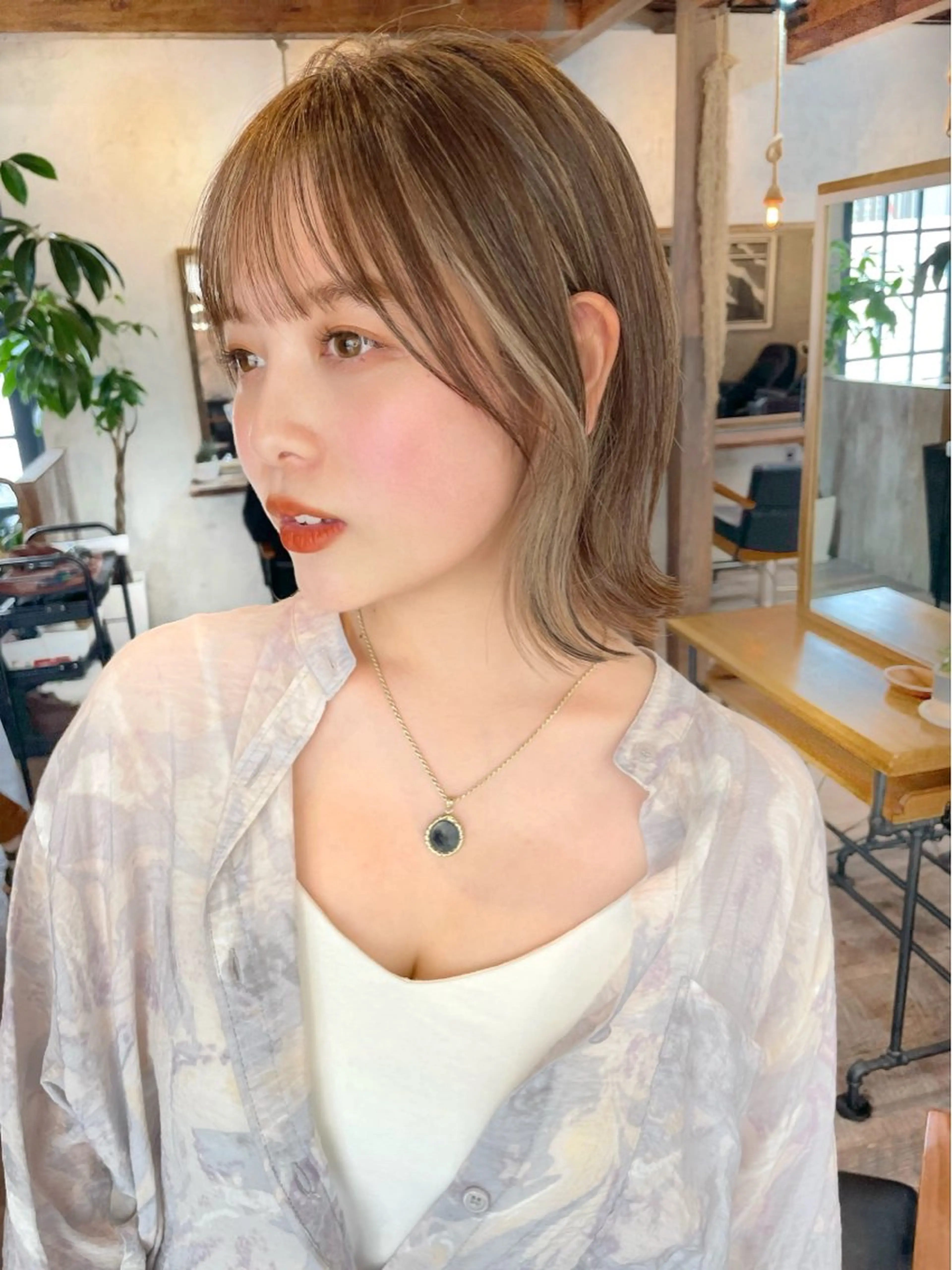 ミディアム カラー カット ヘアカラー 結べるレイヤーボブ くびれLady表参道のヘアスタイル