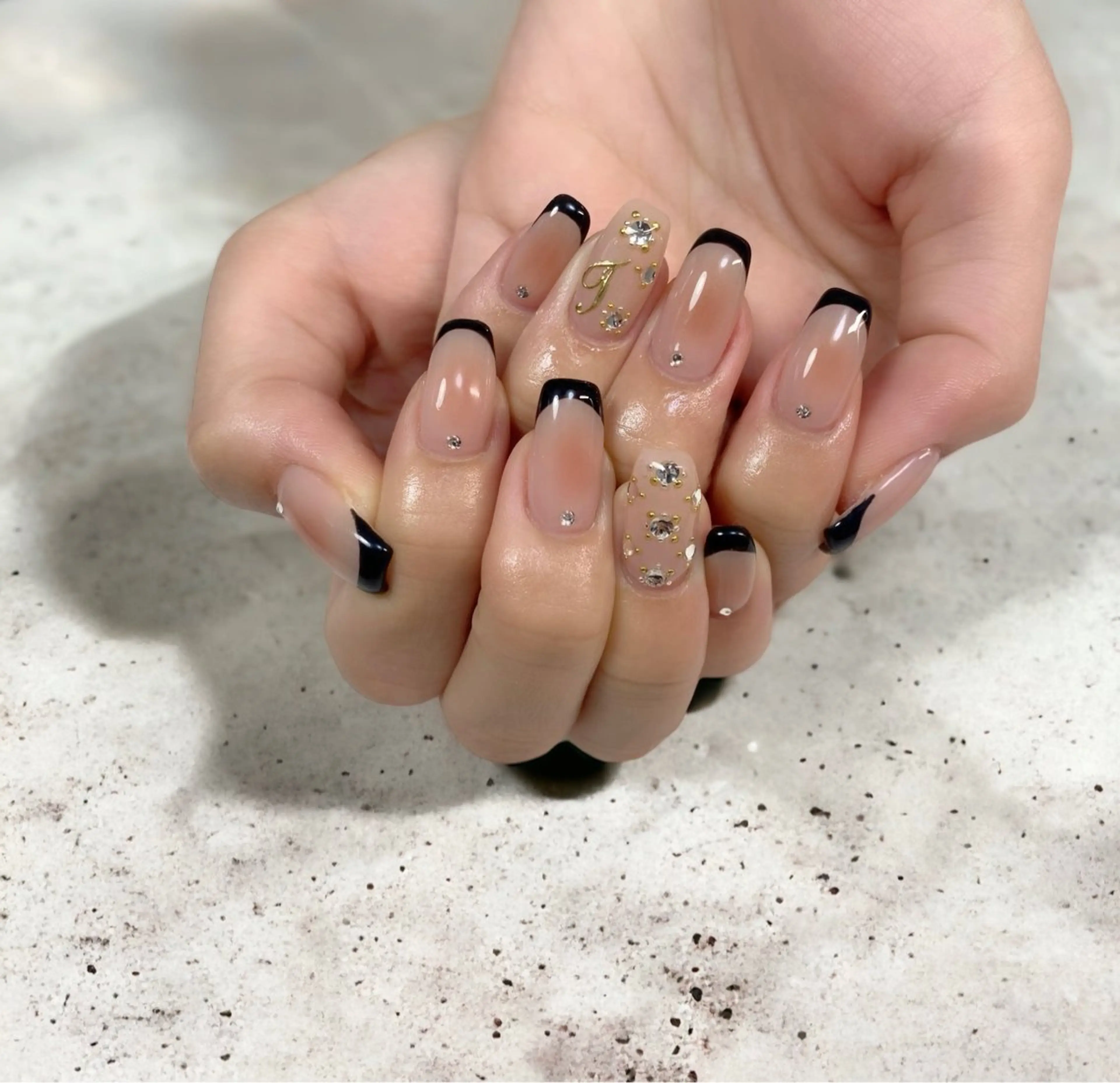 チークフレンチ⭐︎推しのイニシャル入りの写真