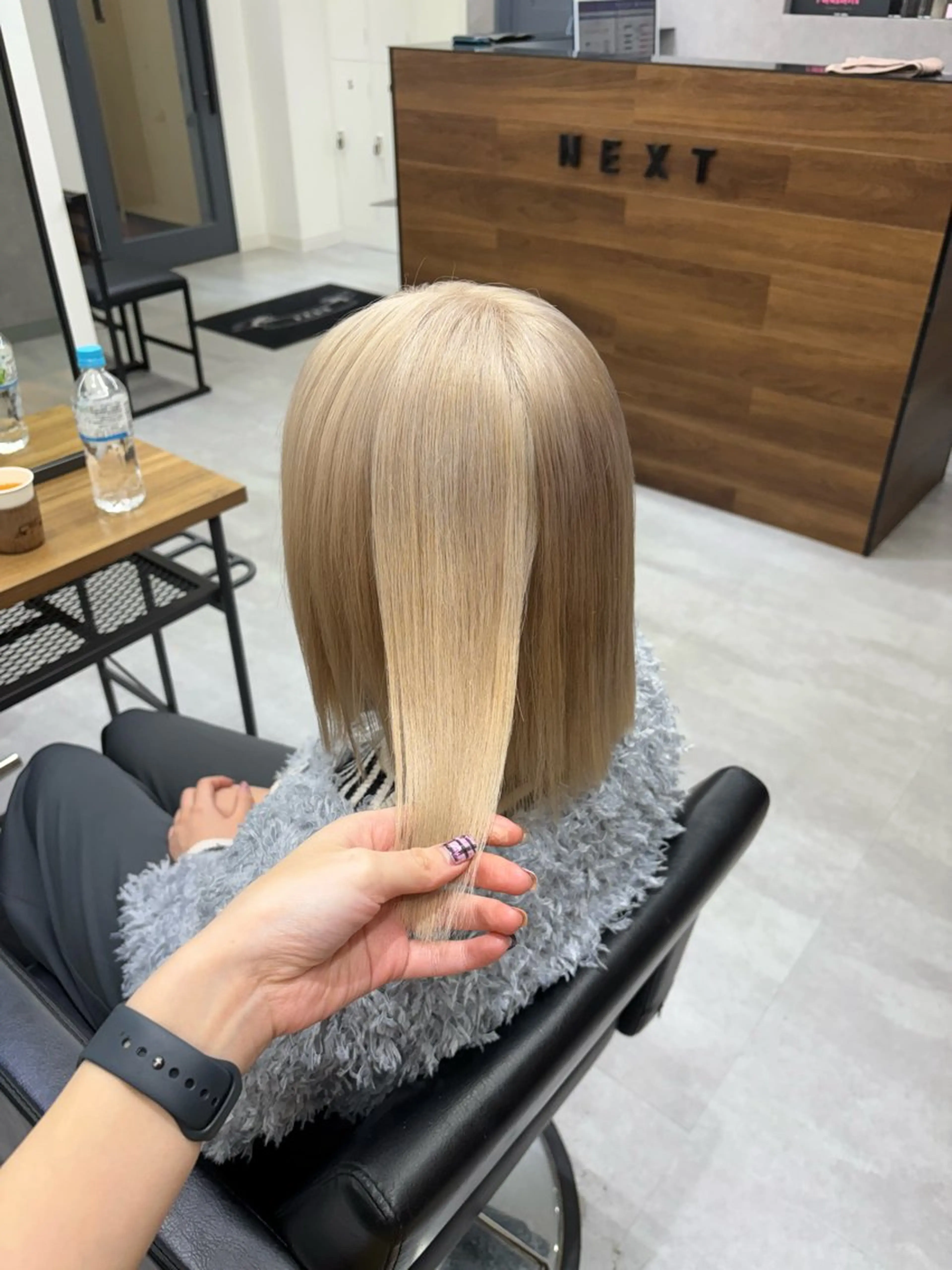 ショート カラー ベージュカラー ブリーチ ミルクティーベージュ ヘアカラー トリートメント ENA💗NEXT /ハイトーンエクステのヘアスタイル