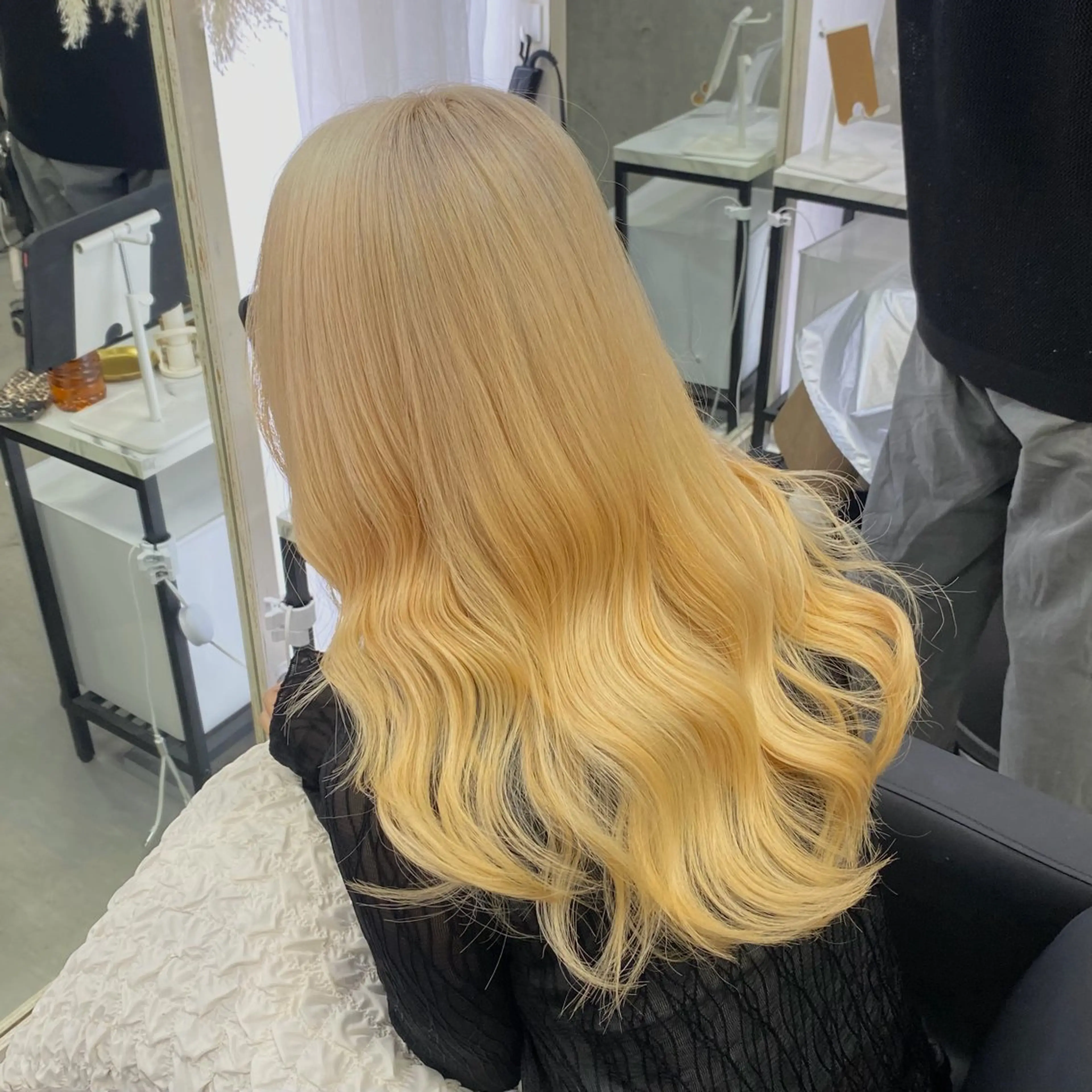 カラー ブリーチ 透明感カラー ダブルカラー ハイトーンカラー インナーカラー ヘアカラー XELM高崎 🤍Kyokaのヘアスタイル