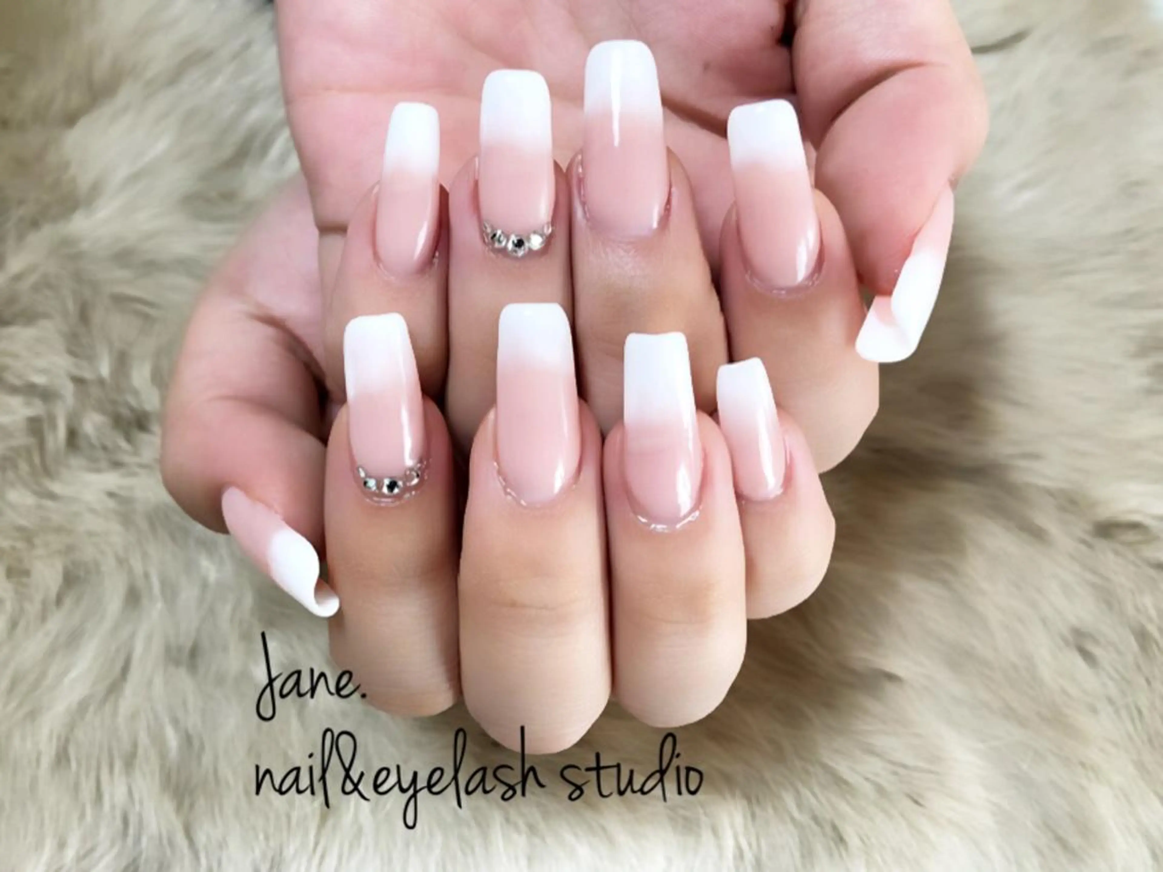 ネイル Yakko pas á pasのネイルデザイン