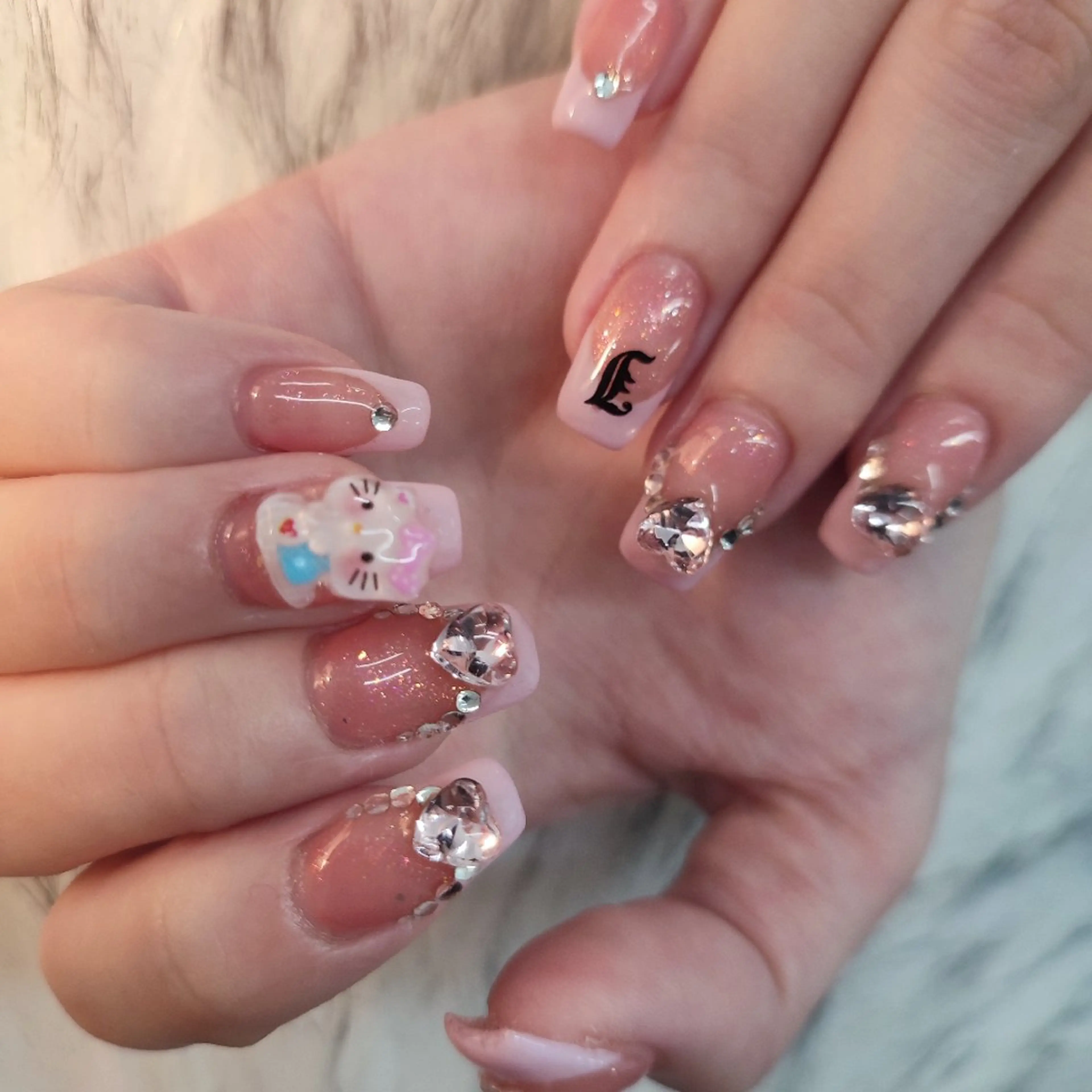 ネイル ハンドネイル RUNWAY 　　の眉毛・アイブロウイメージ