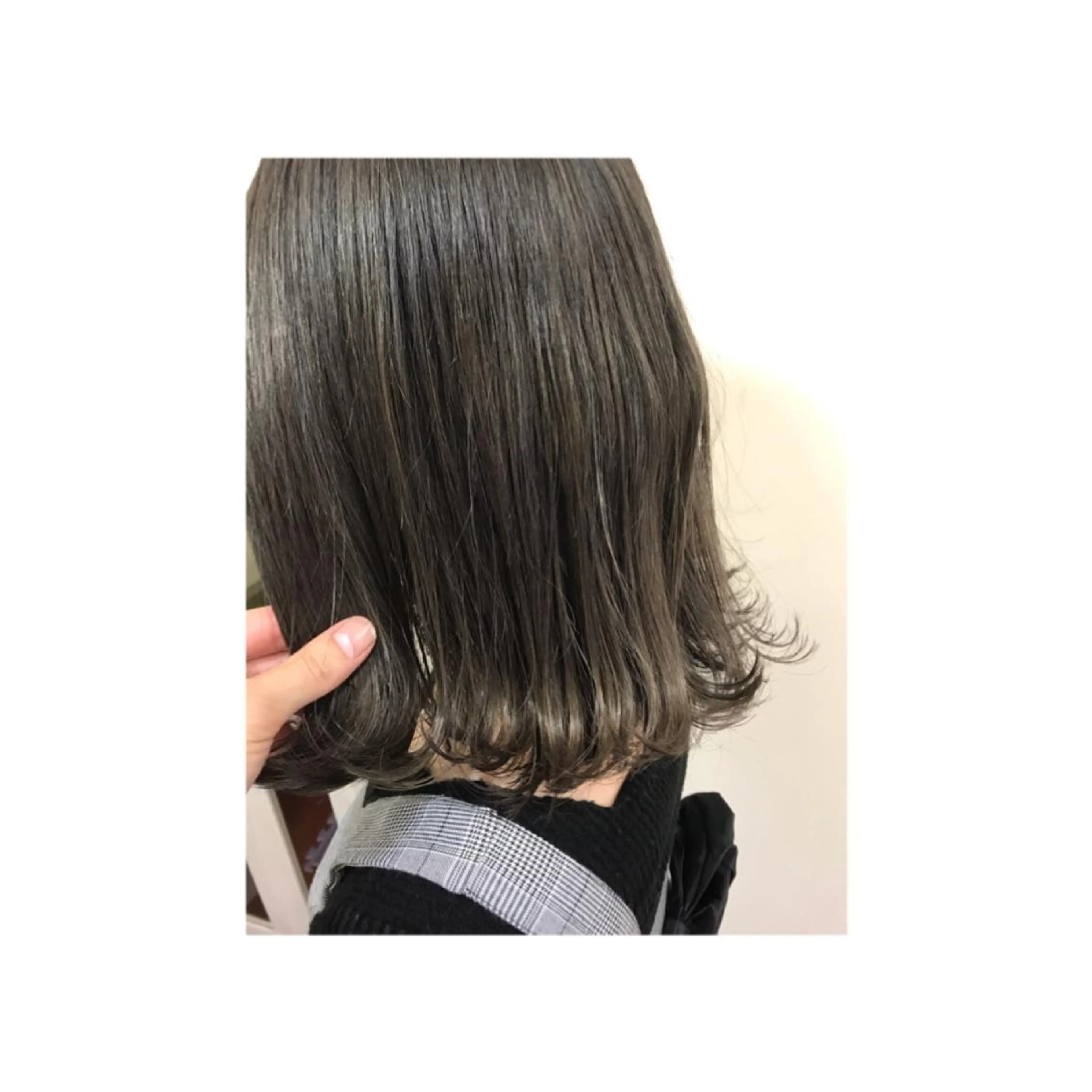 ミディアム ヨシダ トオルのヘアスタイル
