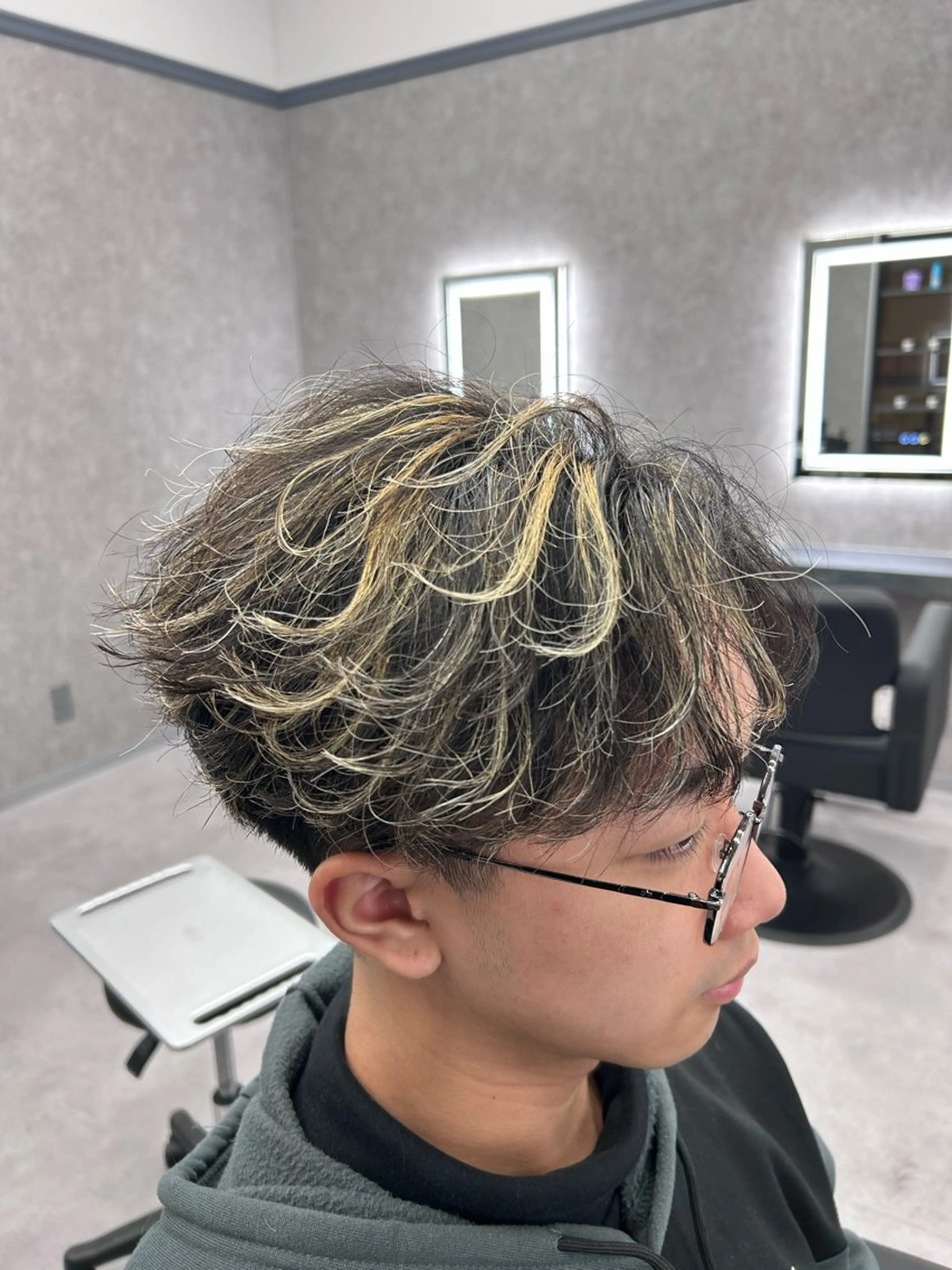 ショート カラー パーマ メンズ ショートヘア カット ヘアカラー パーマ メンズ特化 👑YUTAのヘアスタイル