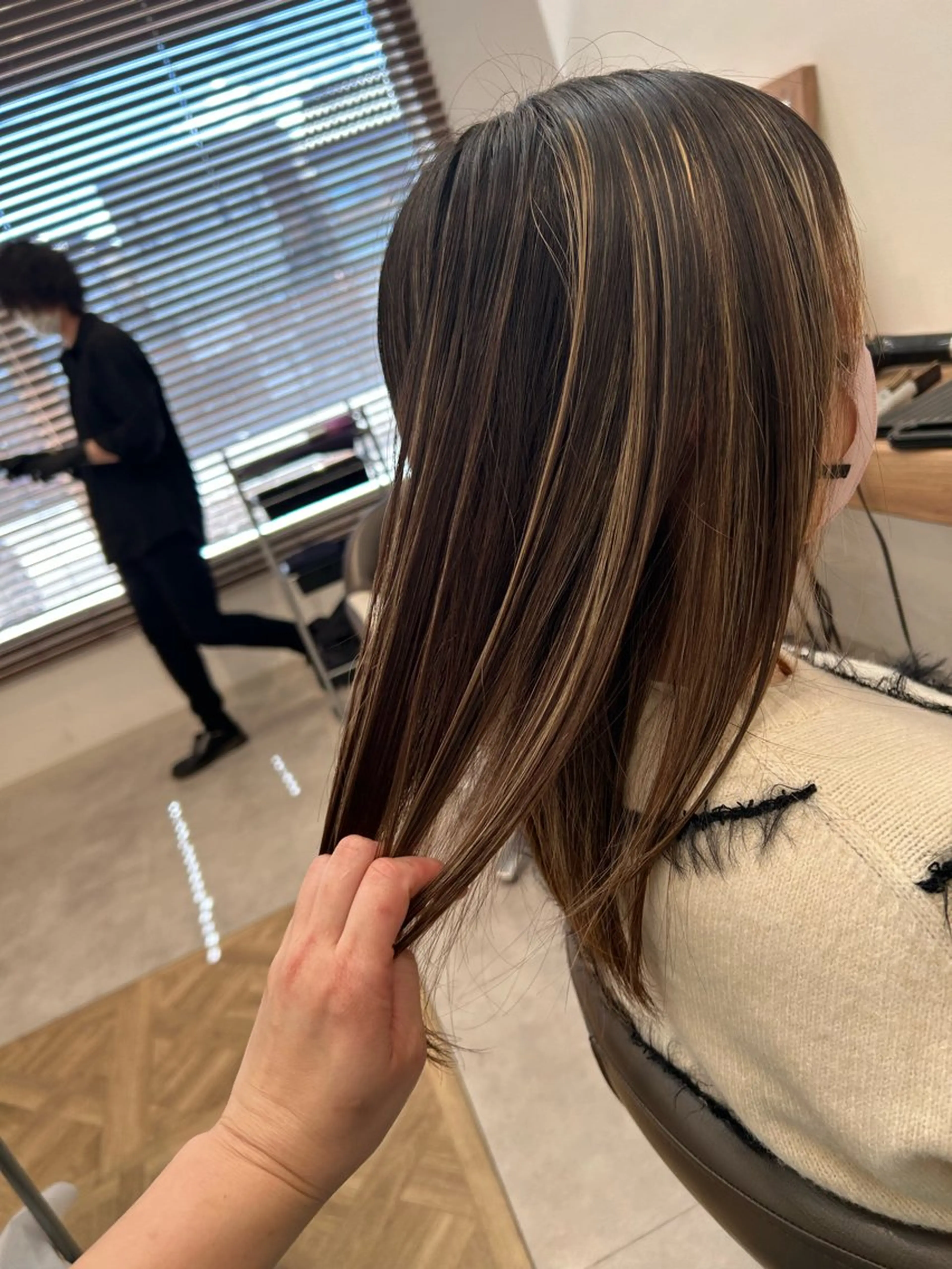 セミロング 山越 美裕樹のヘアスタイル