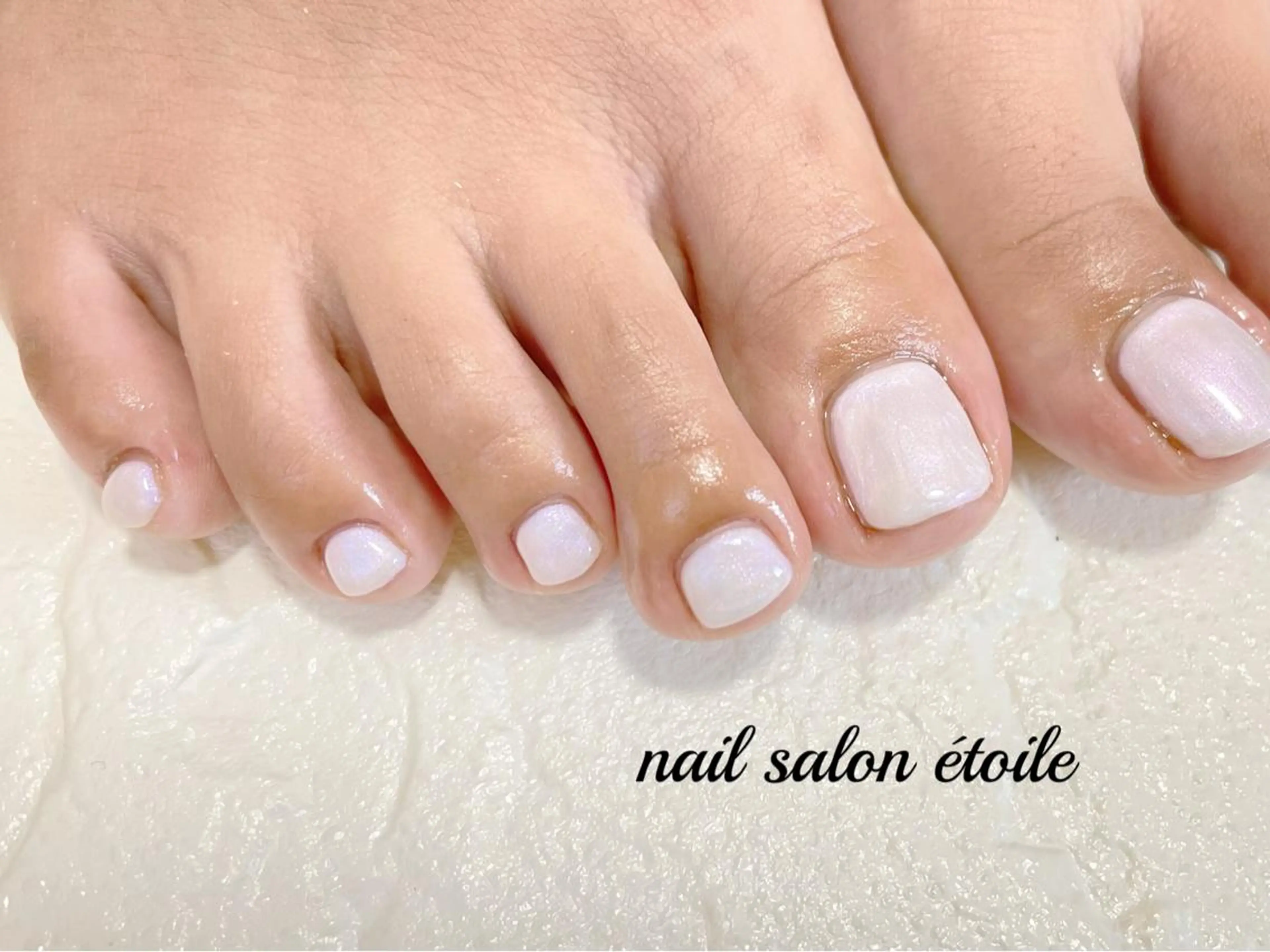 ネイル フットネイル ジェルネイル ワンカラーネイル ホワイト フットネイル nail salon étoileのネイルデザイン