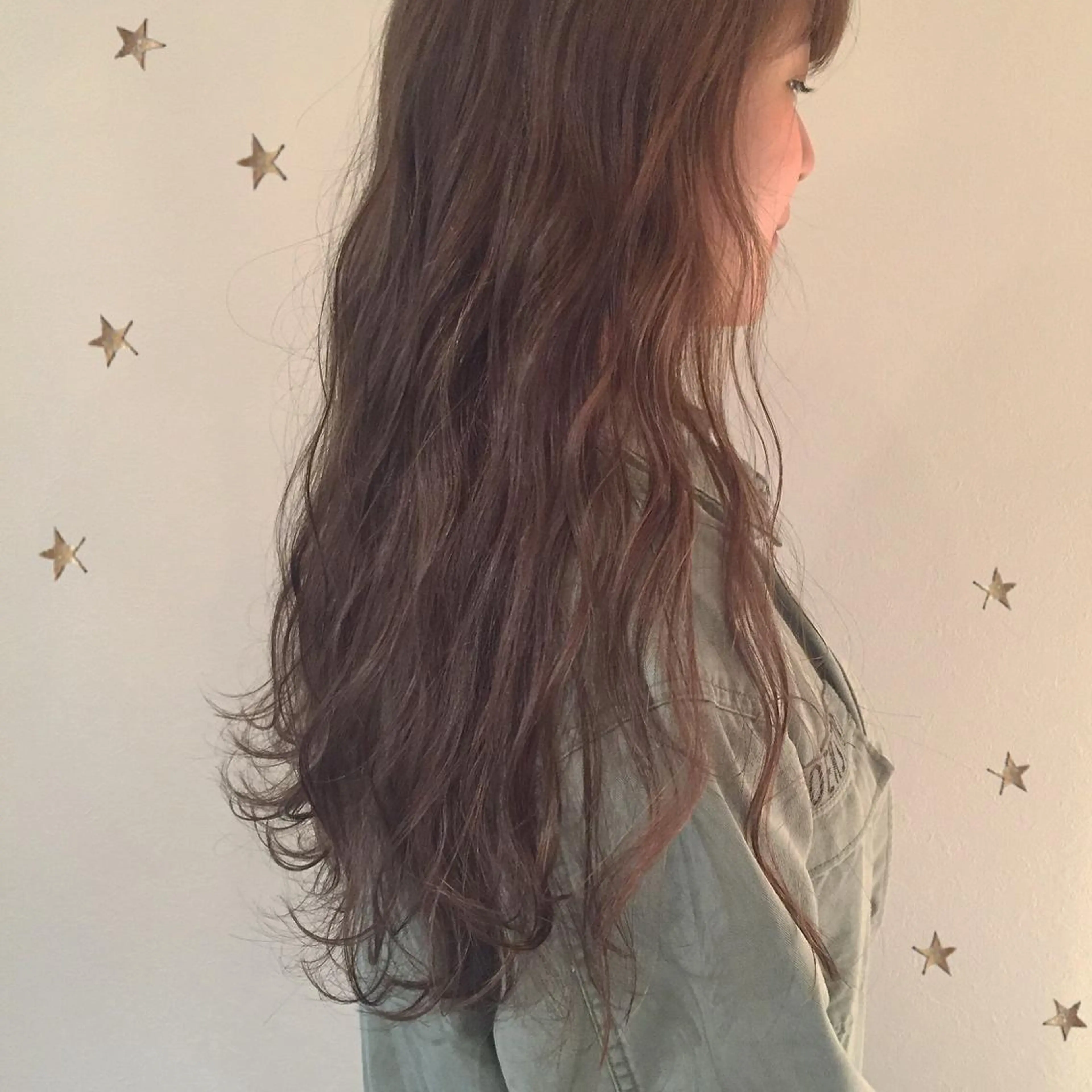 ロング アッシュ ハイライト 市川 千夏のヘアスタイル