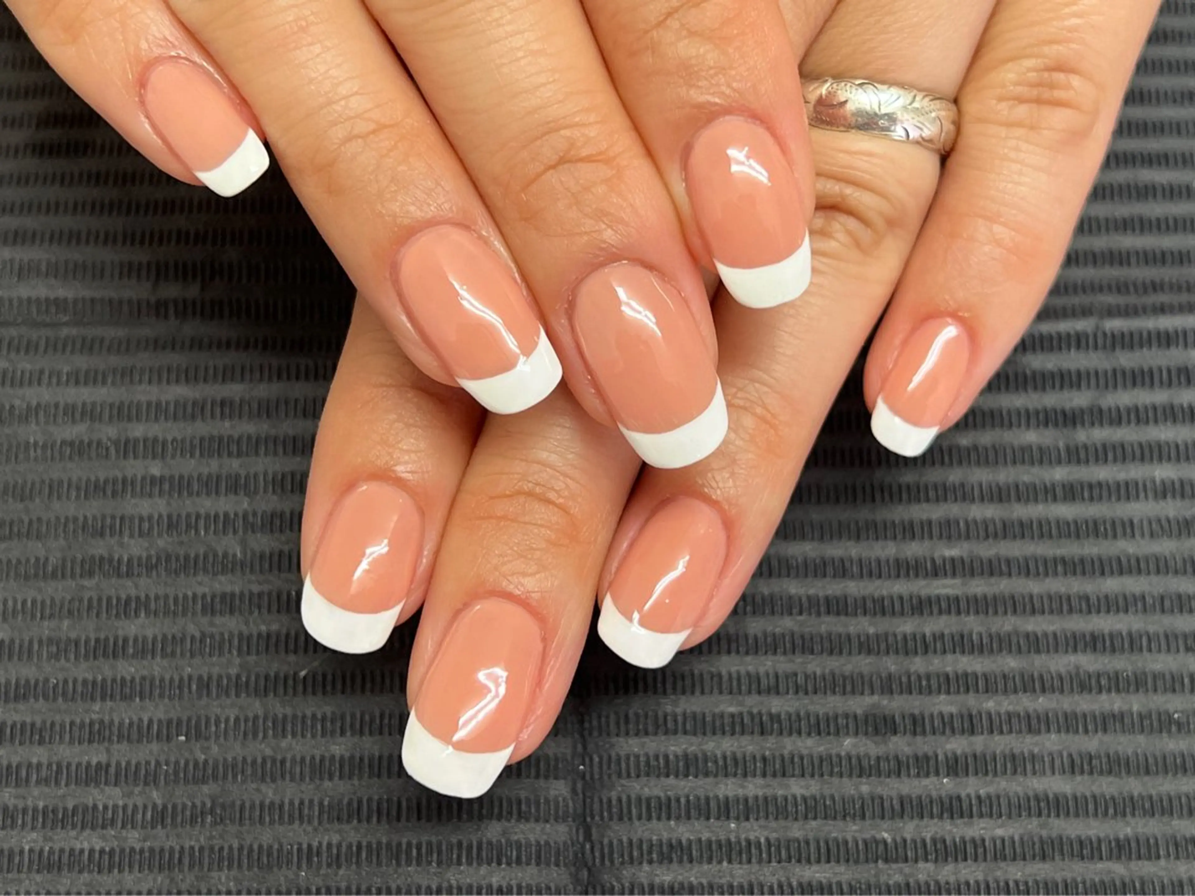 ネイル フレンチネイル KIREIE NAILSのネイルデザイン