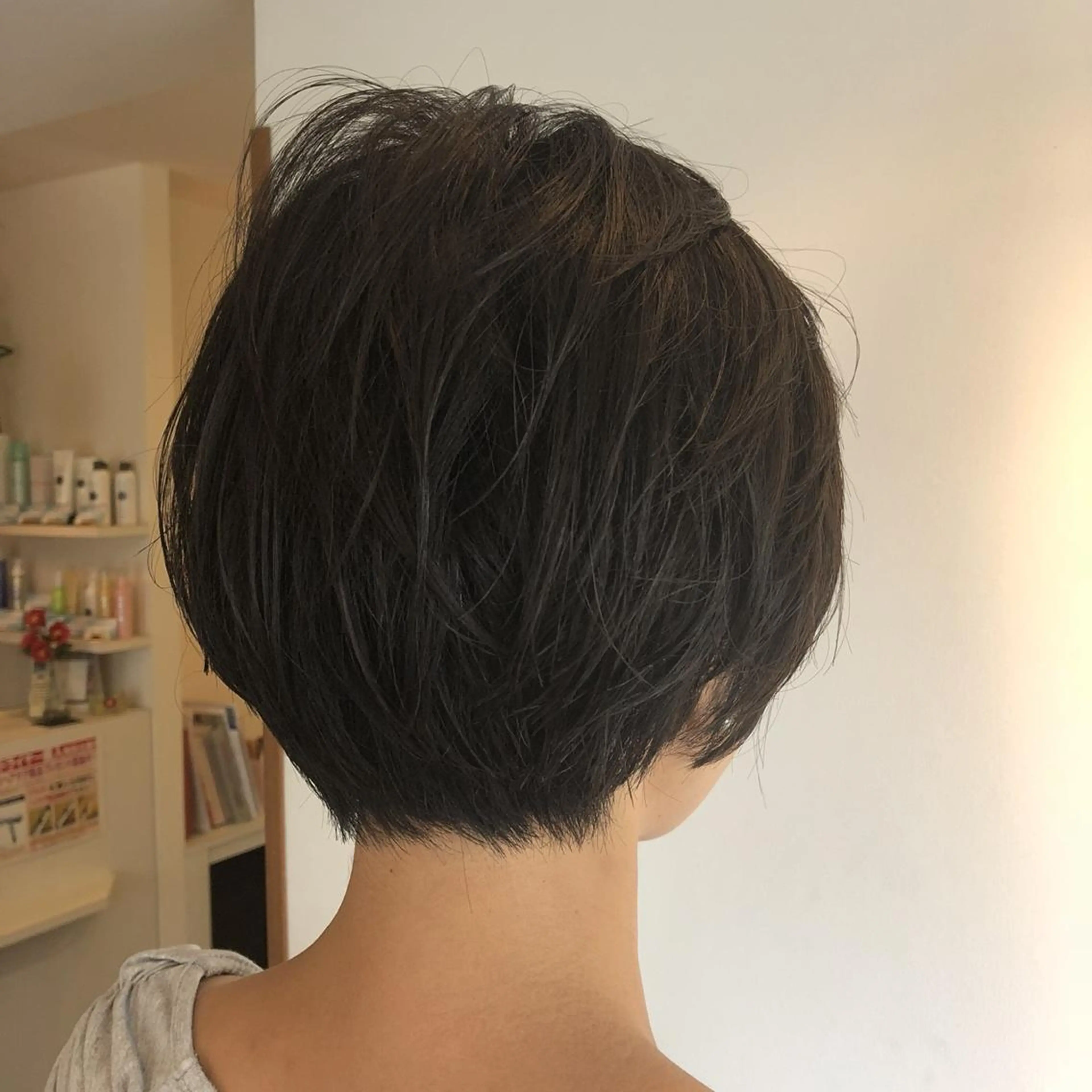 ショート 小川 美香のヘアスタイル