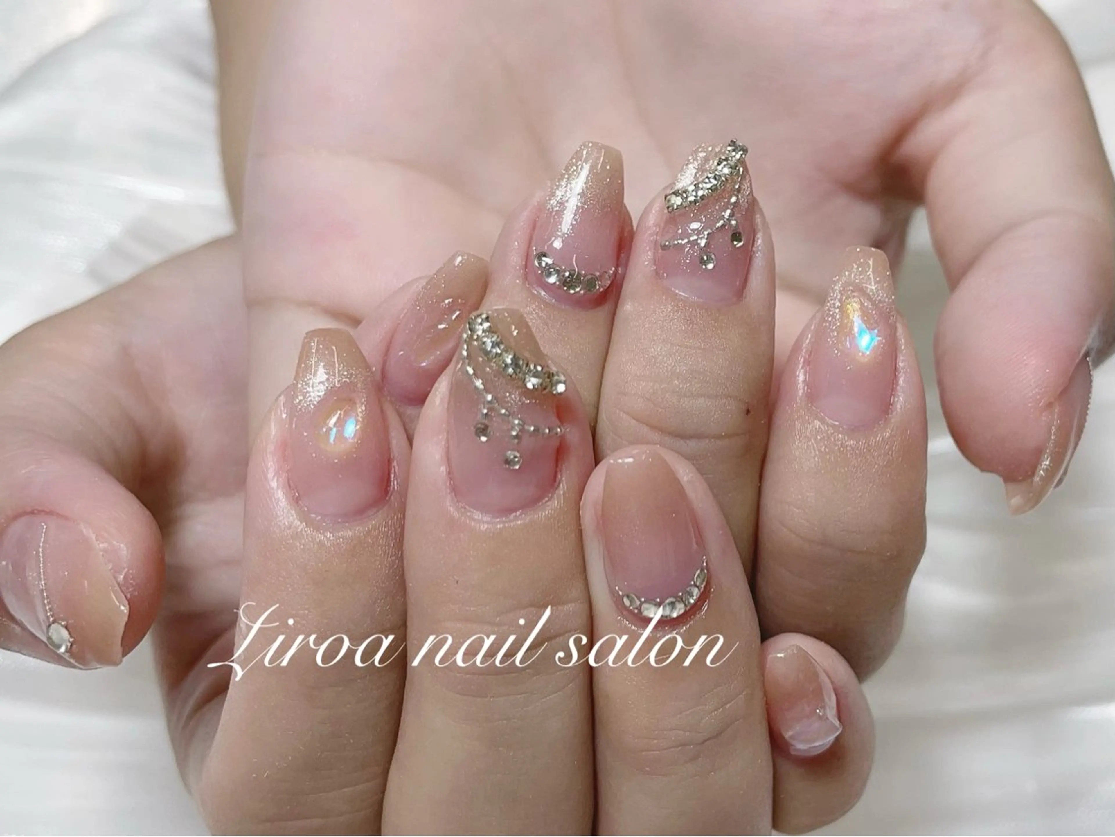 ネイル フレンチネイル ジェルネイル ガーリー グラデーション キラキラネイル ハンドネイル Liora nail スカルプ専門店のネイルデザイン