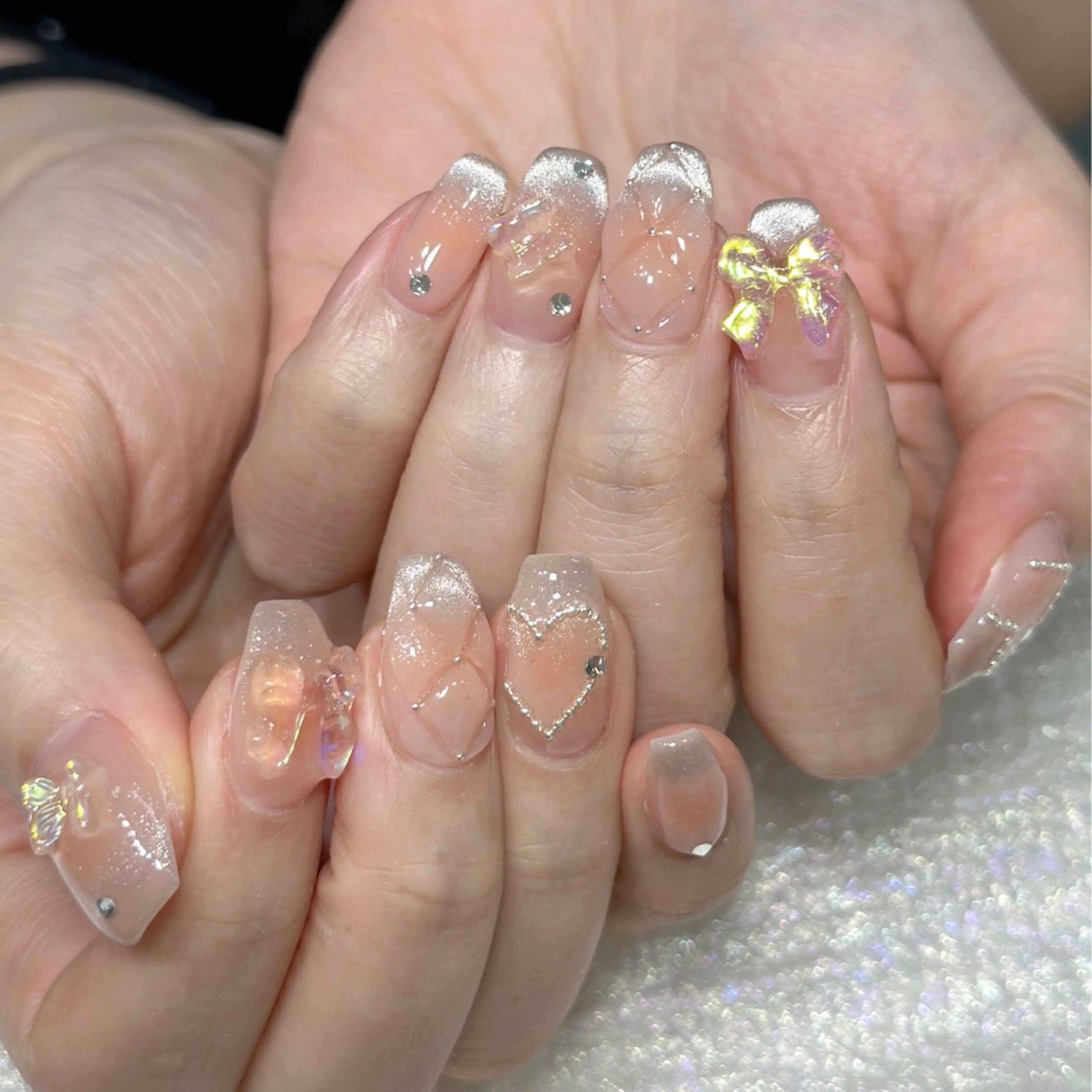 ネイル ハンドネイル Queens テイのネイルデザイン