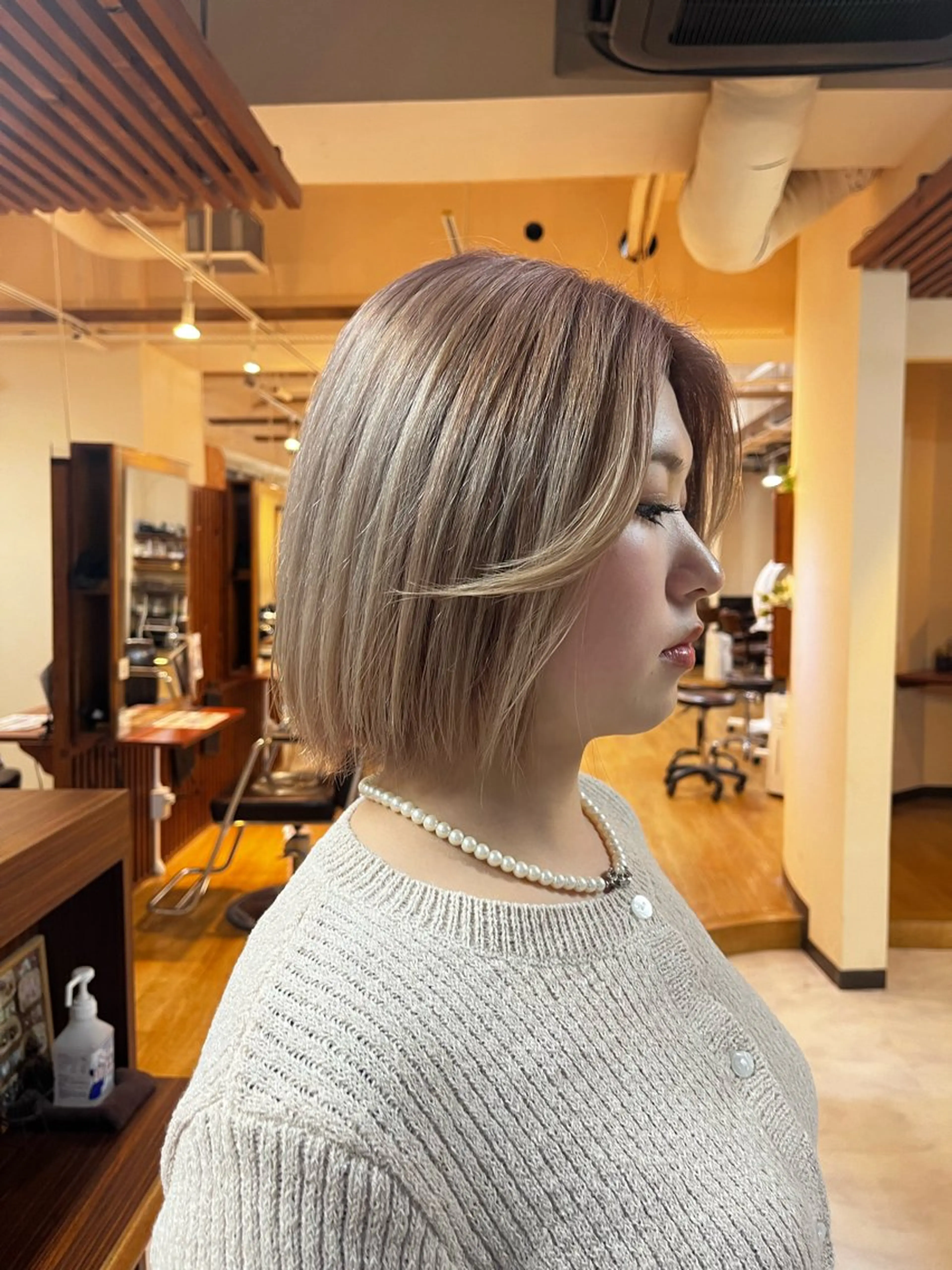 ショート カラー ベージュカラー ブリーチ ミルクティーベージュ カット ヘアカラー トリートメント 竹井俊介/白髪ぼかし /ハイトーンのヘアスタイル