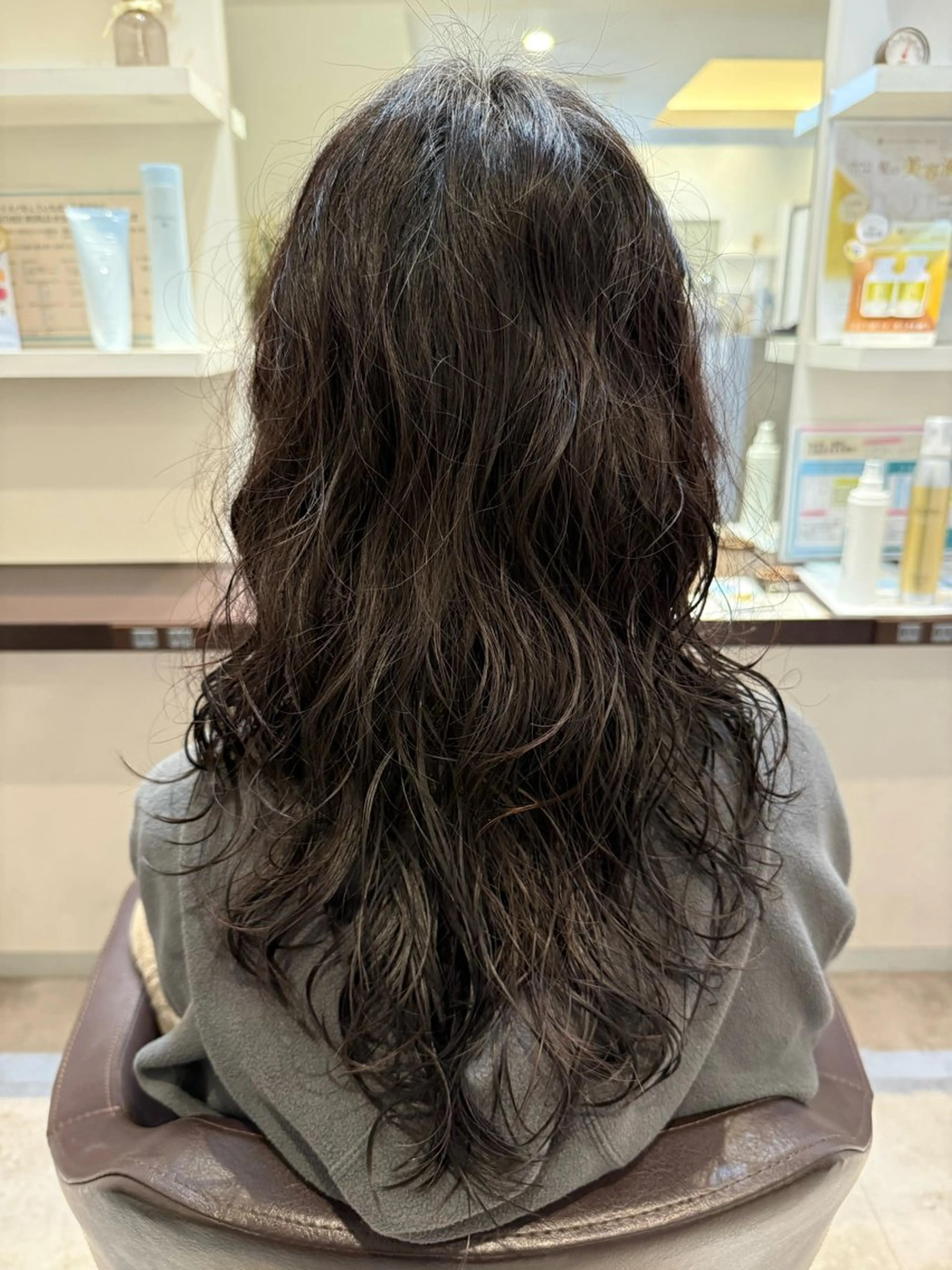 セミロング パーマ セミロングパーマ スパイラルパーマ 田中 拓人のヘアスタイル